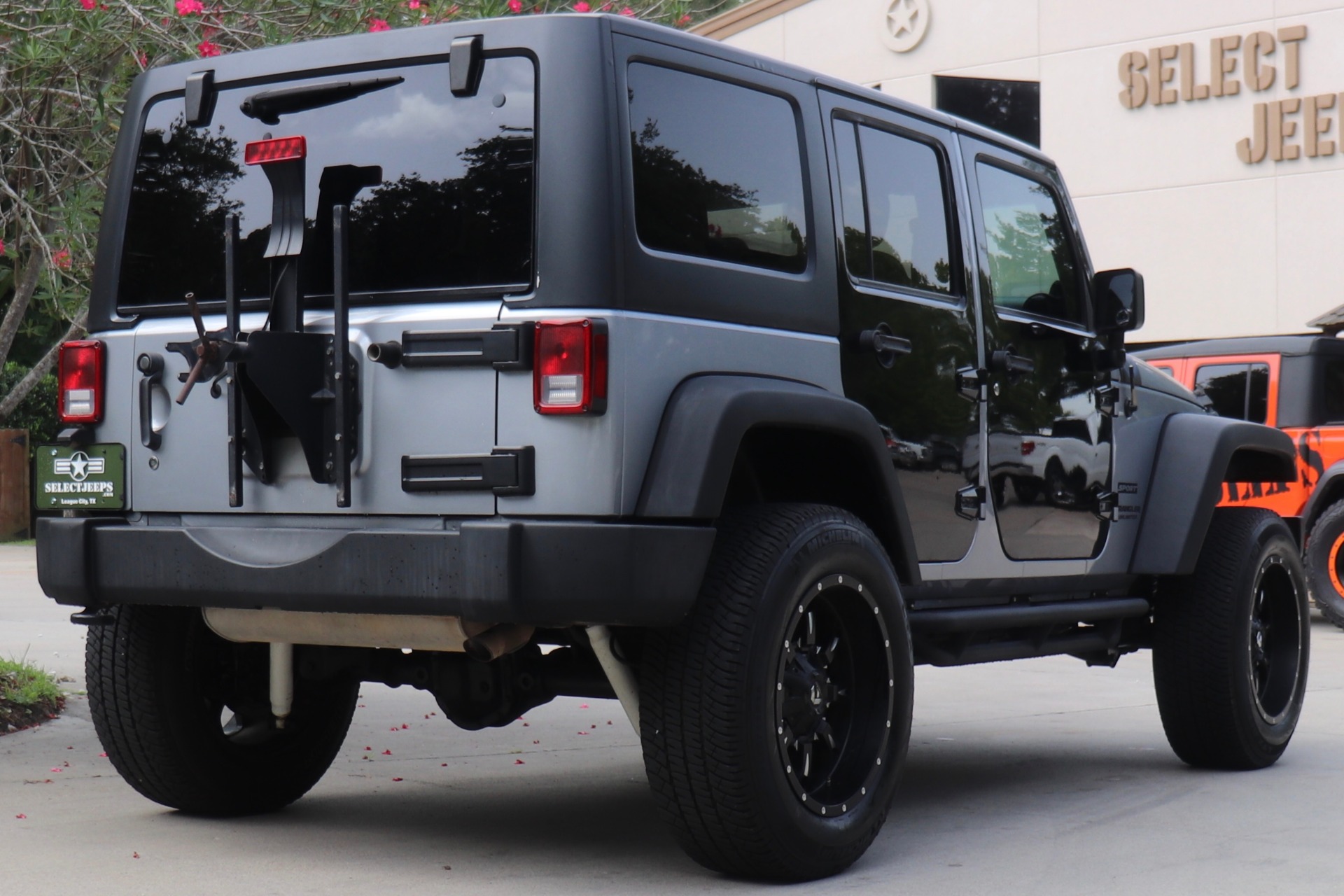 Used-2014-Jeep-Wrangler-Unlimited-Sport