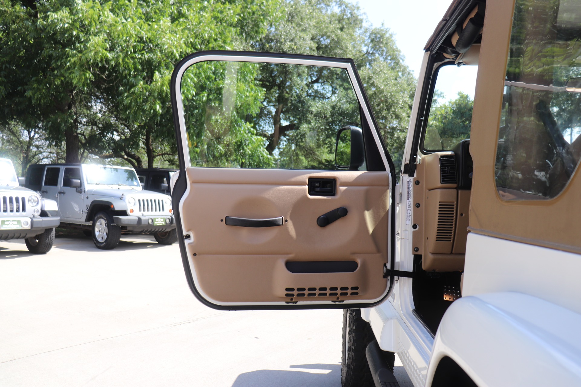 Used-2001-Jeep-Wrangler-Sahara