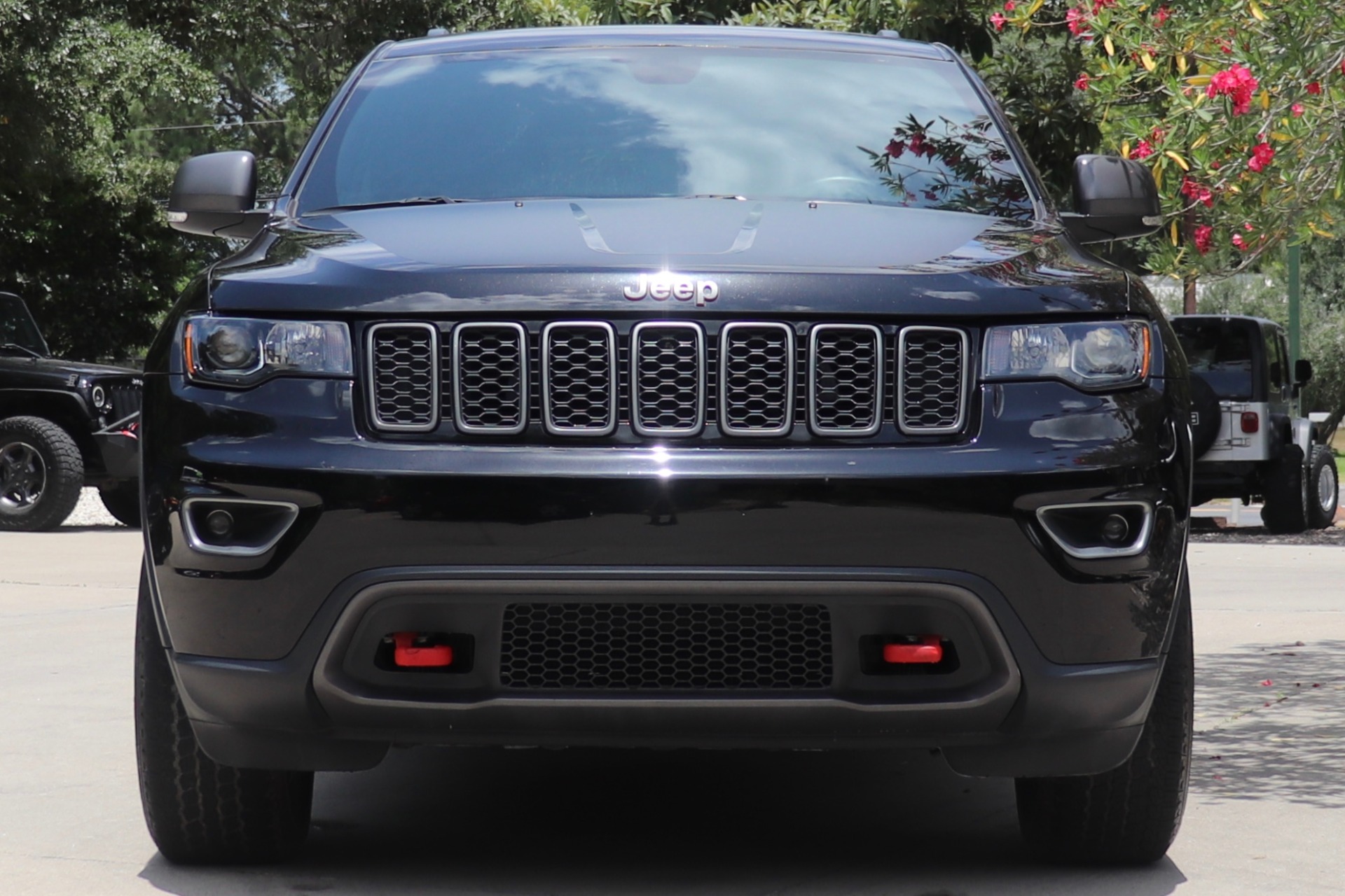 Used-2017-Jeep-Grand-Cherokee-Trailhawk