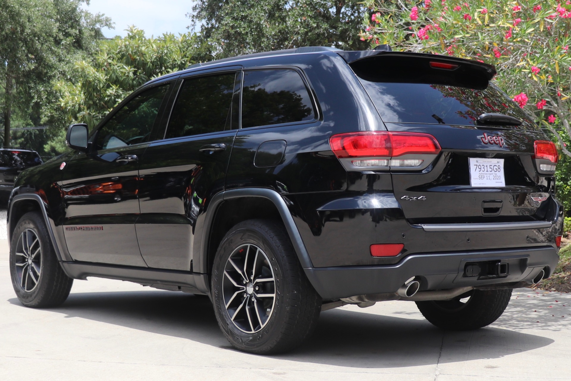 Used-2017-Jeep-Grand-Cherokee-Trailhawk