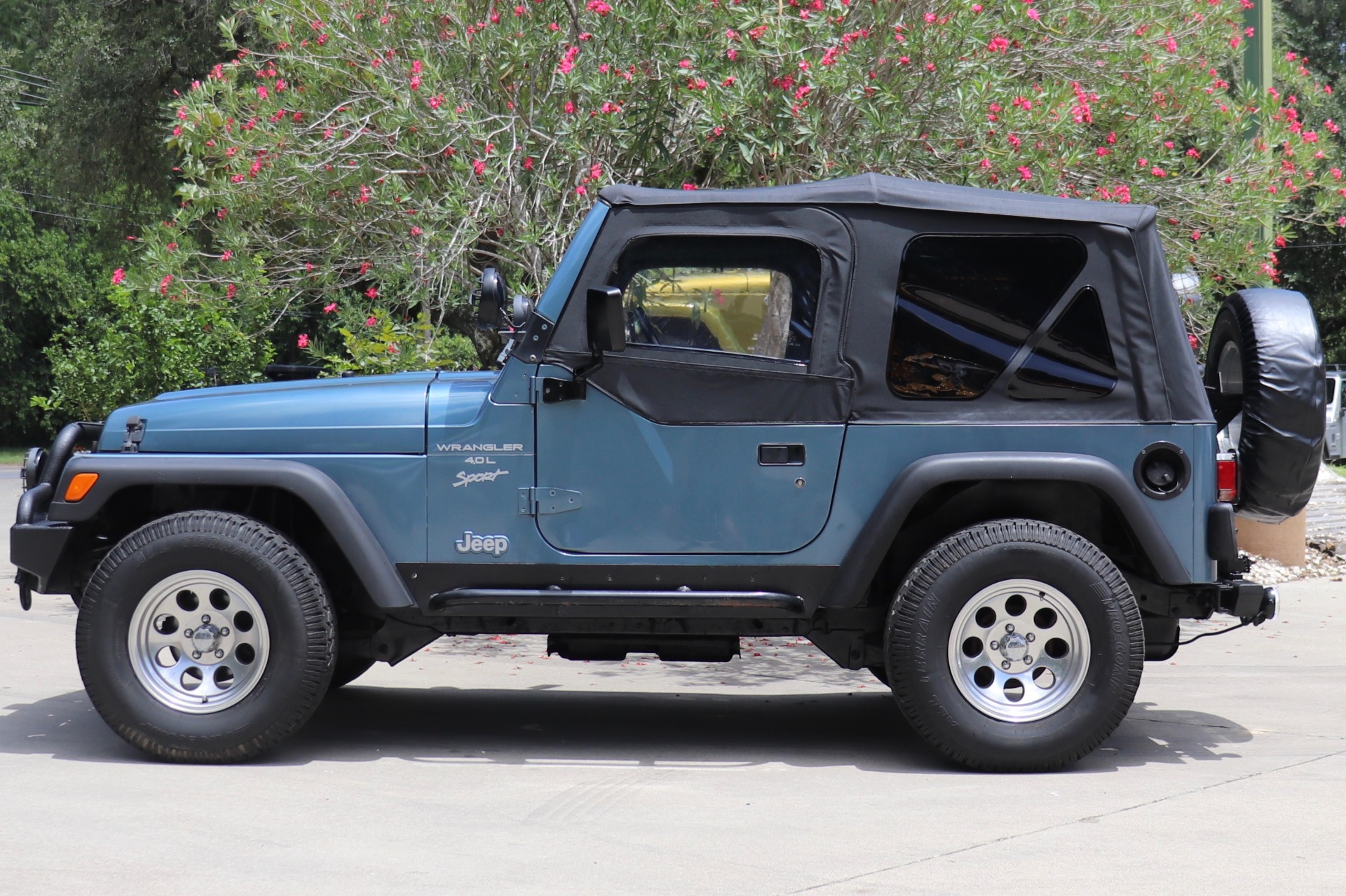 Used-1999-Jeep-Wrangler-Sport