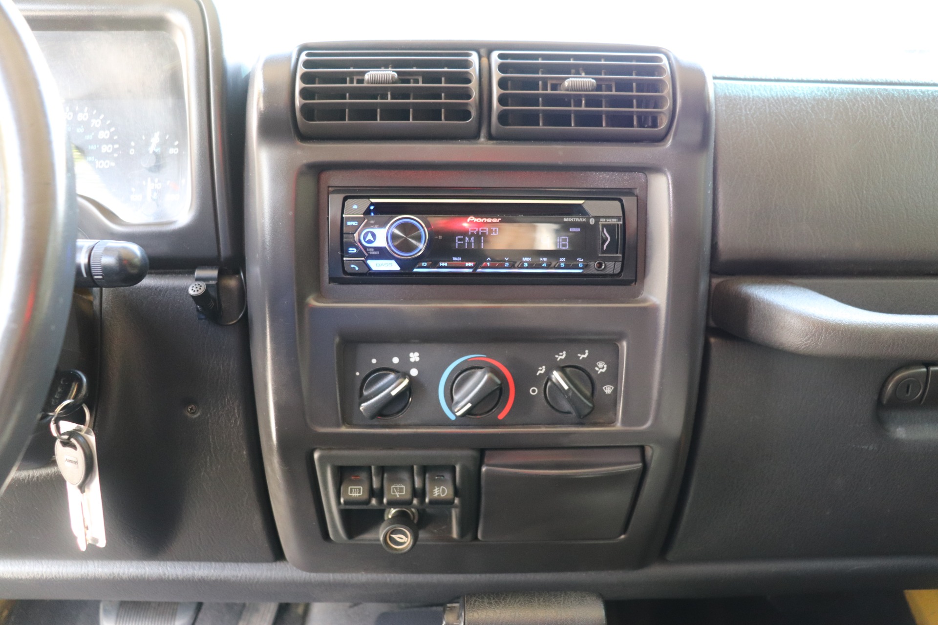 Used-2000-Jeep-Wrangler-Sport For Sale | Select Jeeps Inc. Used-2000-Jeep-Wrangler-Sport