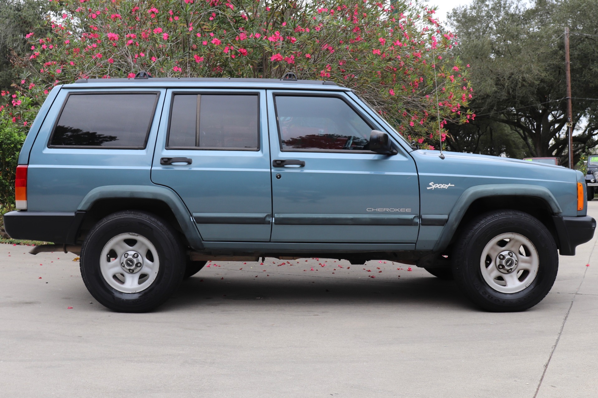 Used-1997-Jeep-Cherokee-Sport