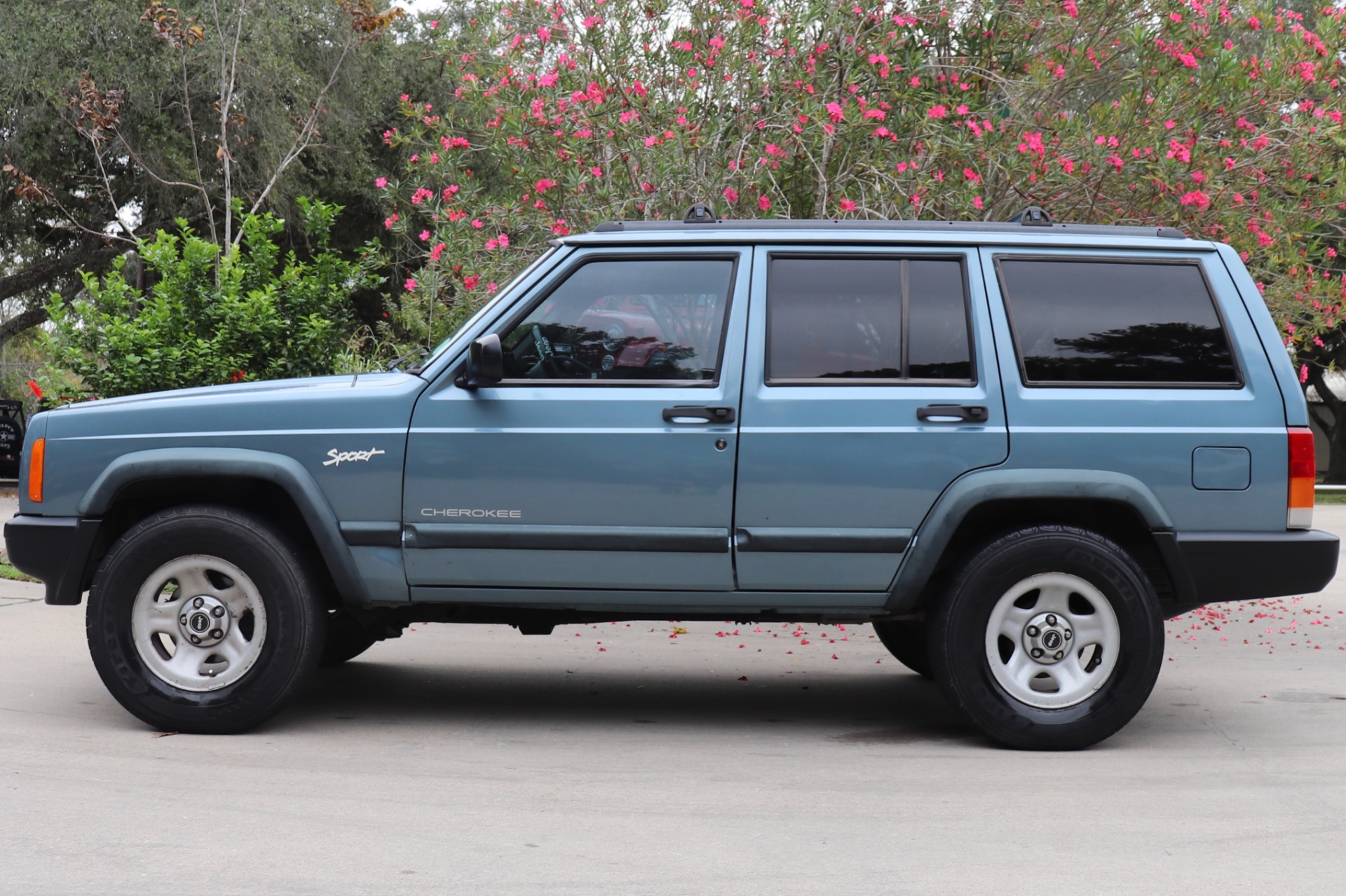 Used-1997-Jeep-Cherokee-Sport