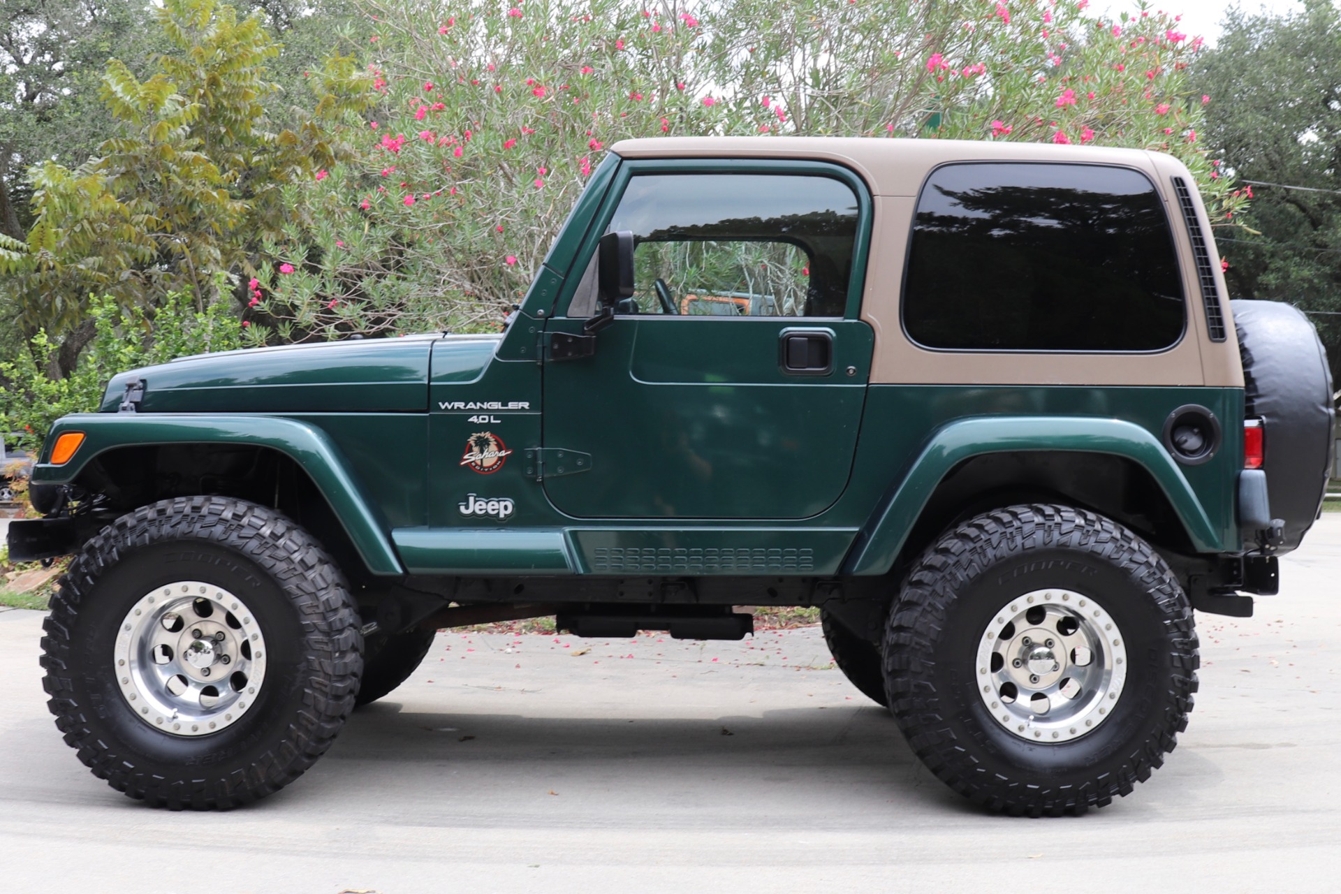 Used-1999-Jeep-Wrangler-Sahara