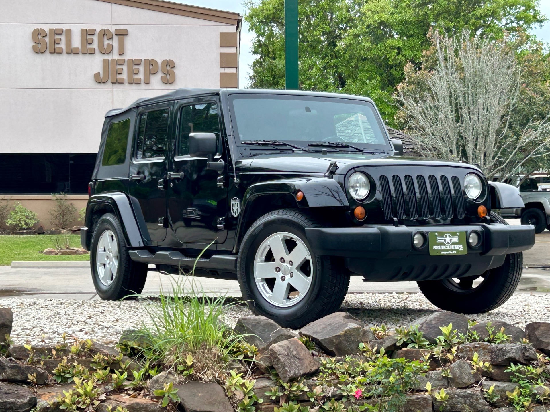 Used-2007-Jeep-Wrangler-Unlimited-RWD-Sahara