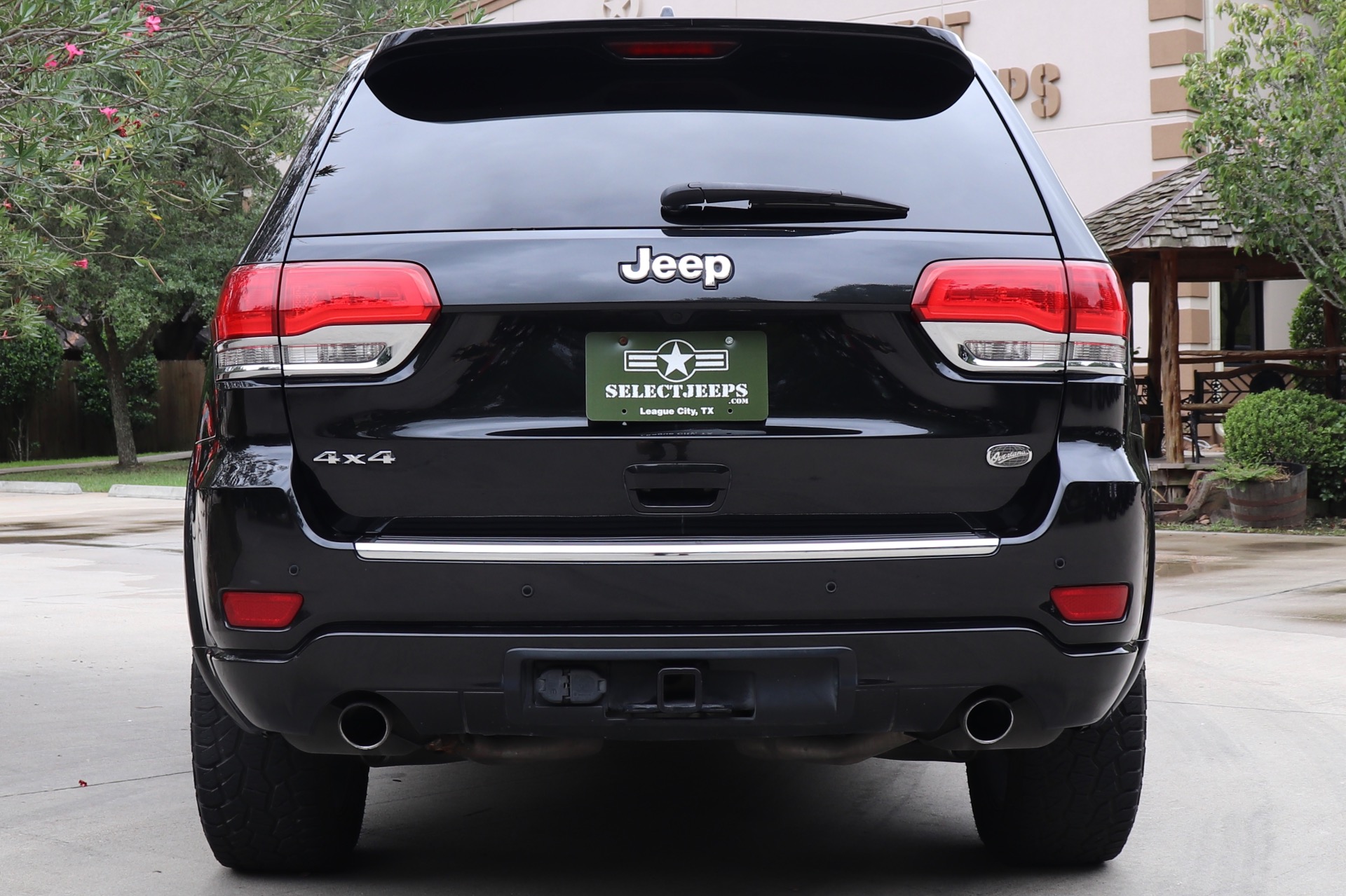 Used-2014-Jeep-Grand-Cherokee-Overland