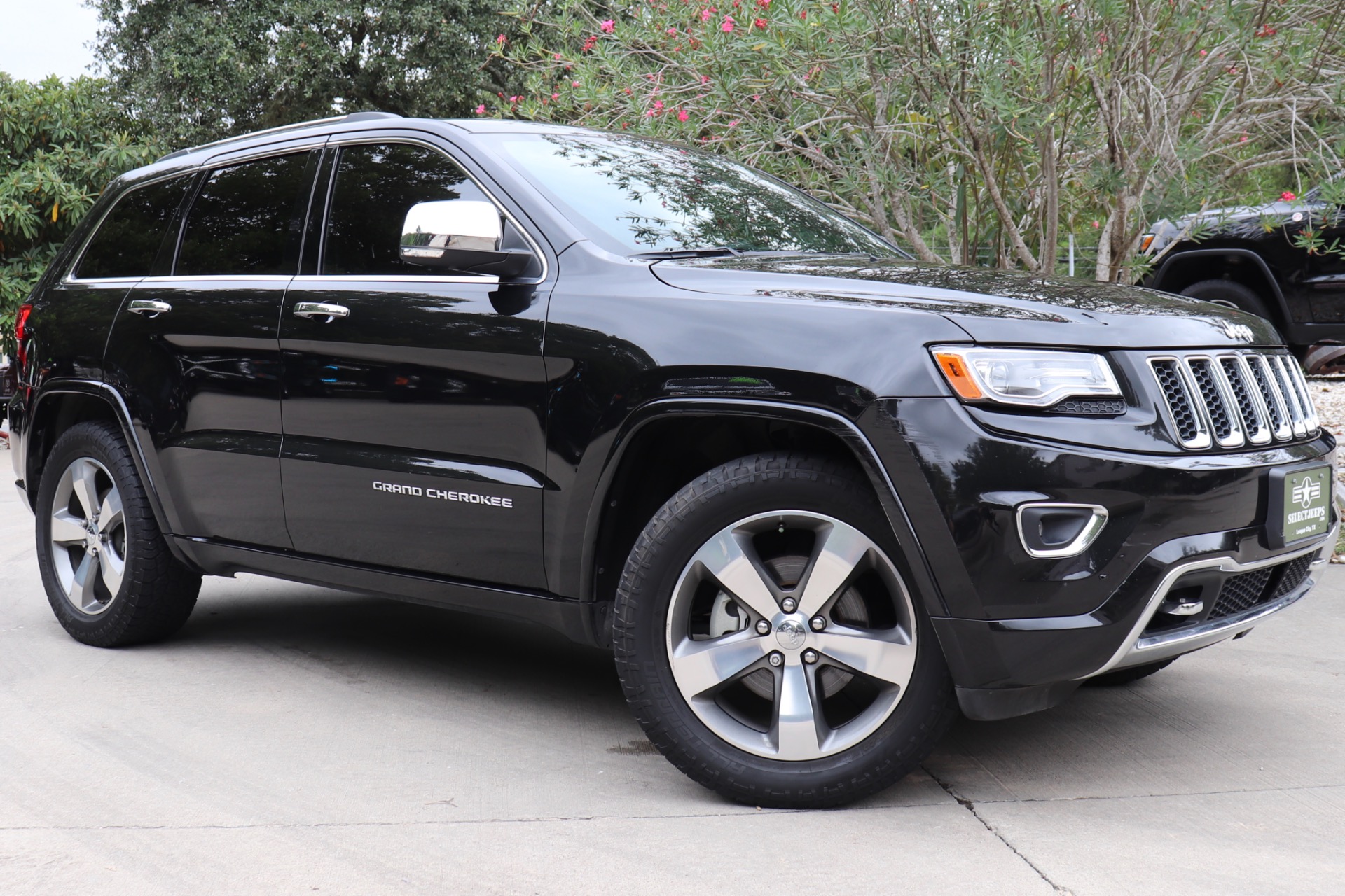 Used-2014-Jeep-Grand-Cherokee-Overland