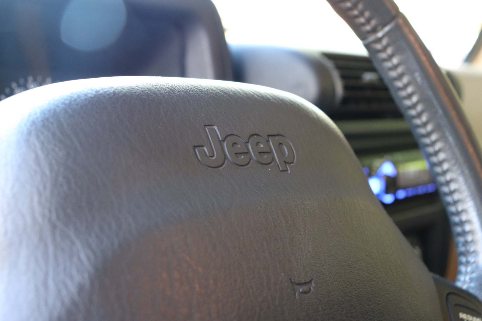 Used-1999-Jeep-Wrangler-Sahara