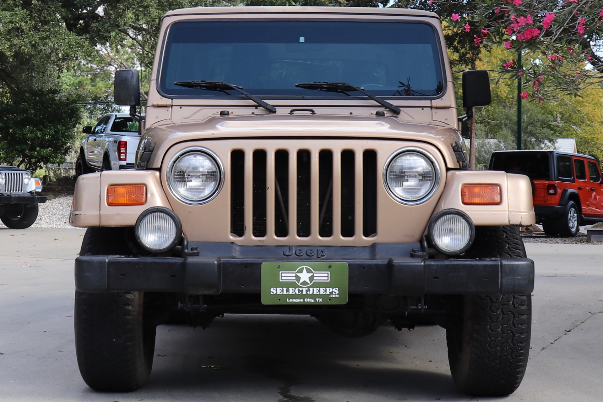 Used-1999-Jeep-Wrangler-Sahara