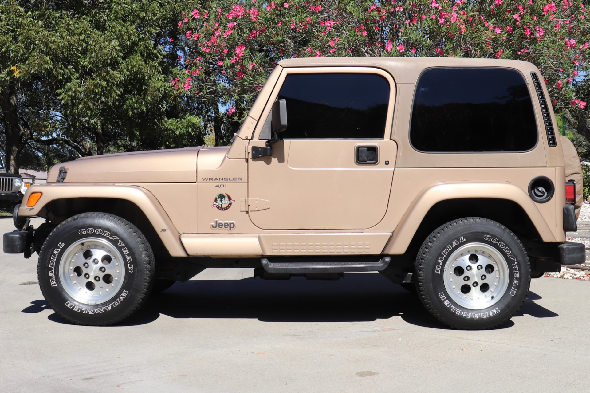 Used-1999-Jeep-Wrangler-Sahara