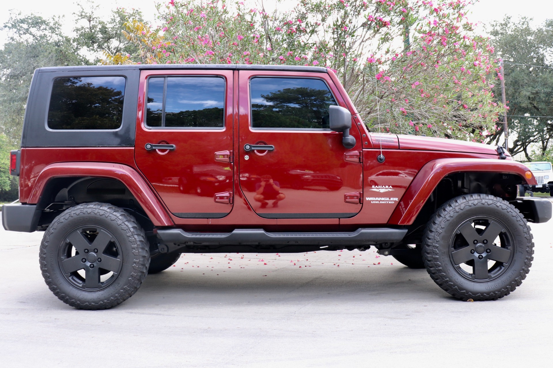 Used-2010-Jeep-Wrangler-Unlimited-Sahara