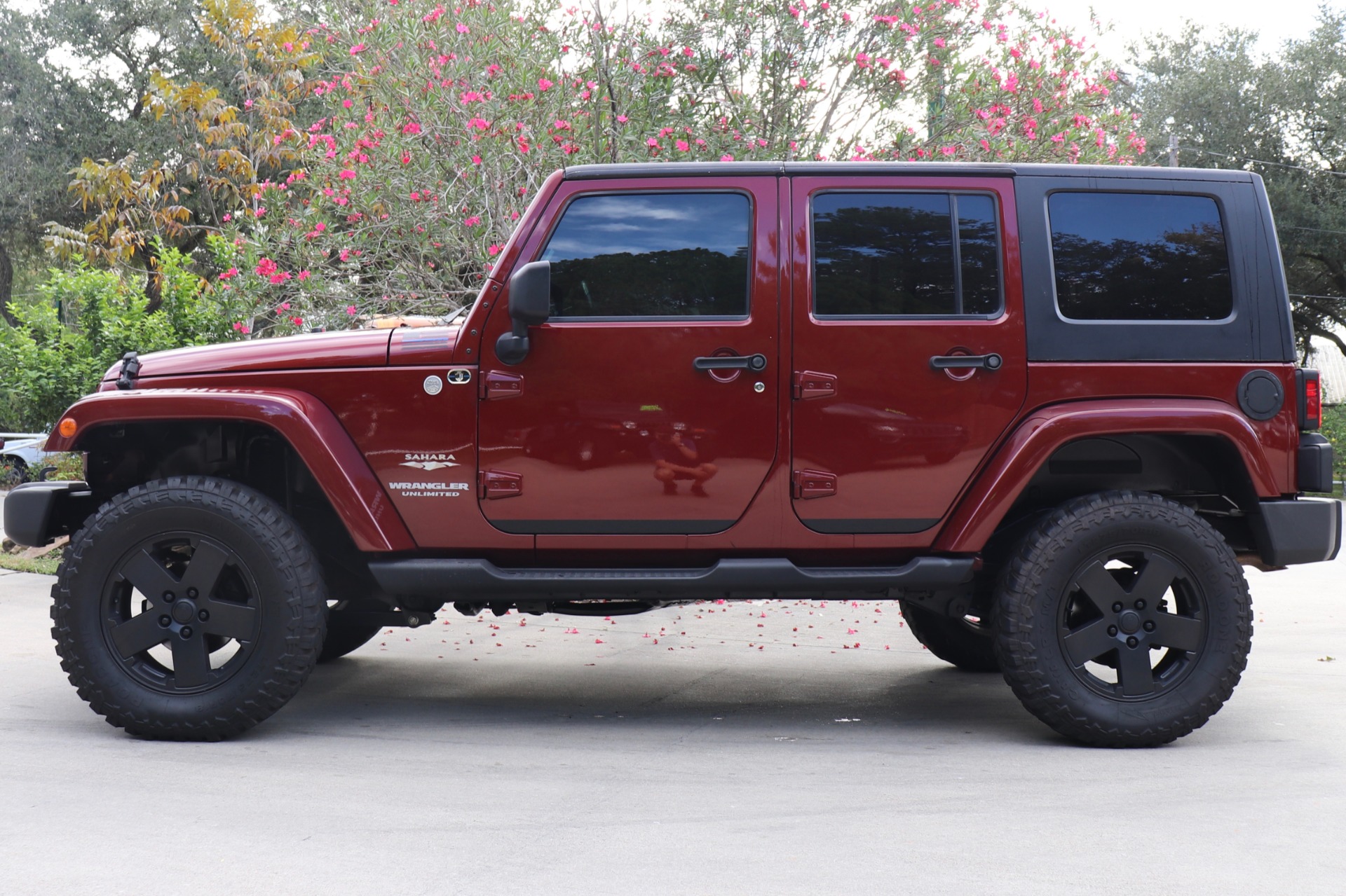 Used-2010-Jeep-Wrangler-Unlimited-Sahara