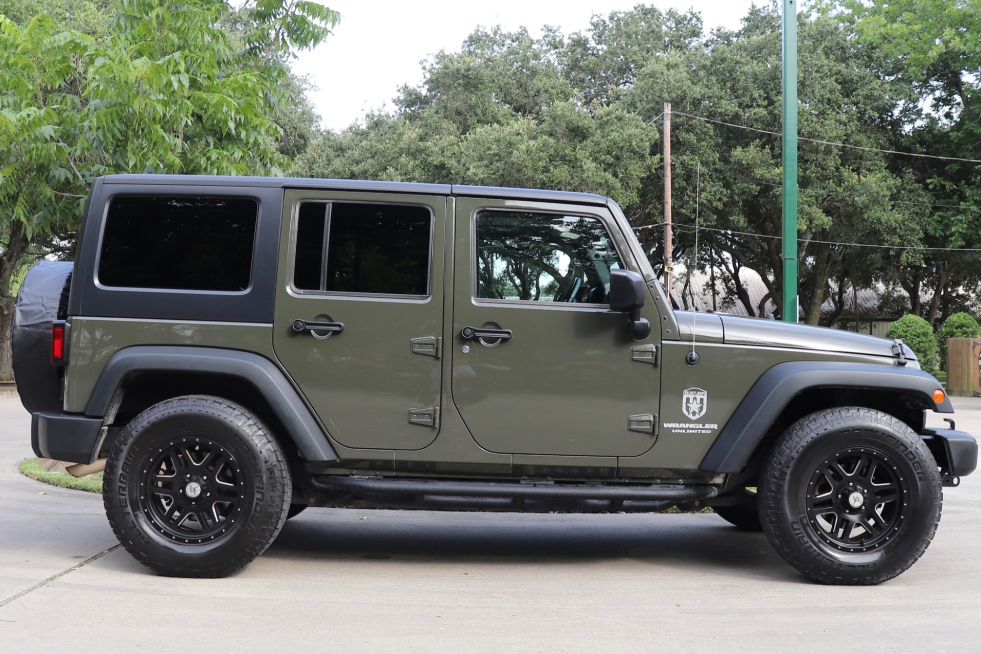 Used-2015-Jeep-Wrangler-Unlimited-Sport