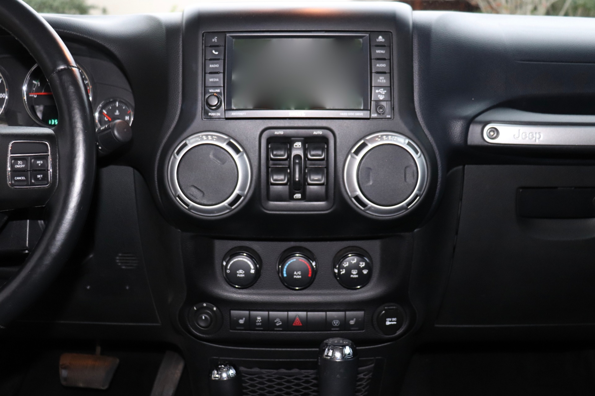 Used-2013-Jeep-Wrangler-Unlimited-Sahara