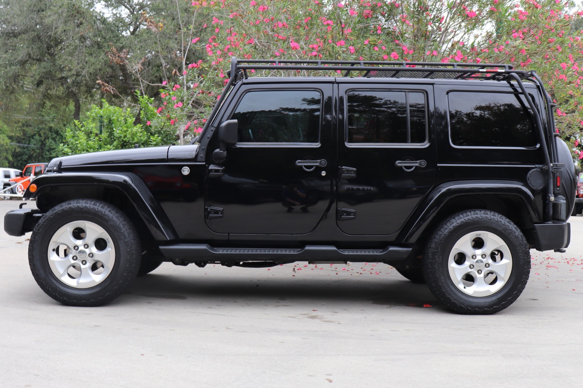 Used-2013-Jeep-Wrangler-Unlimited-Sahara