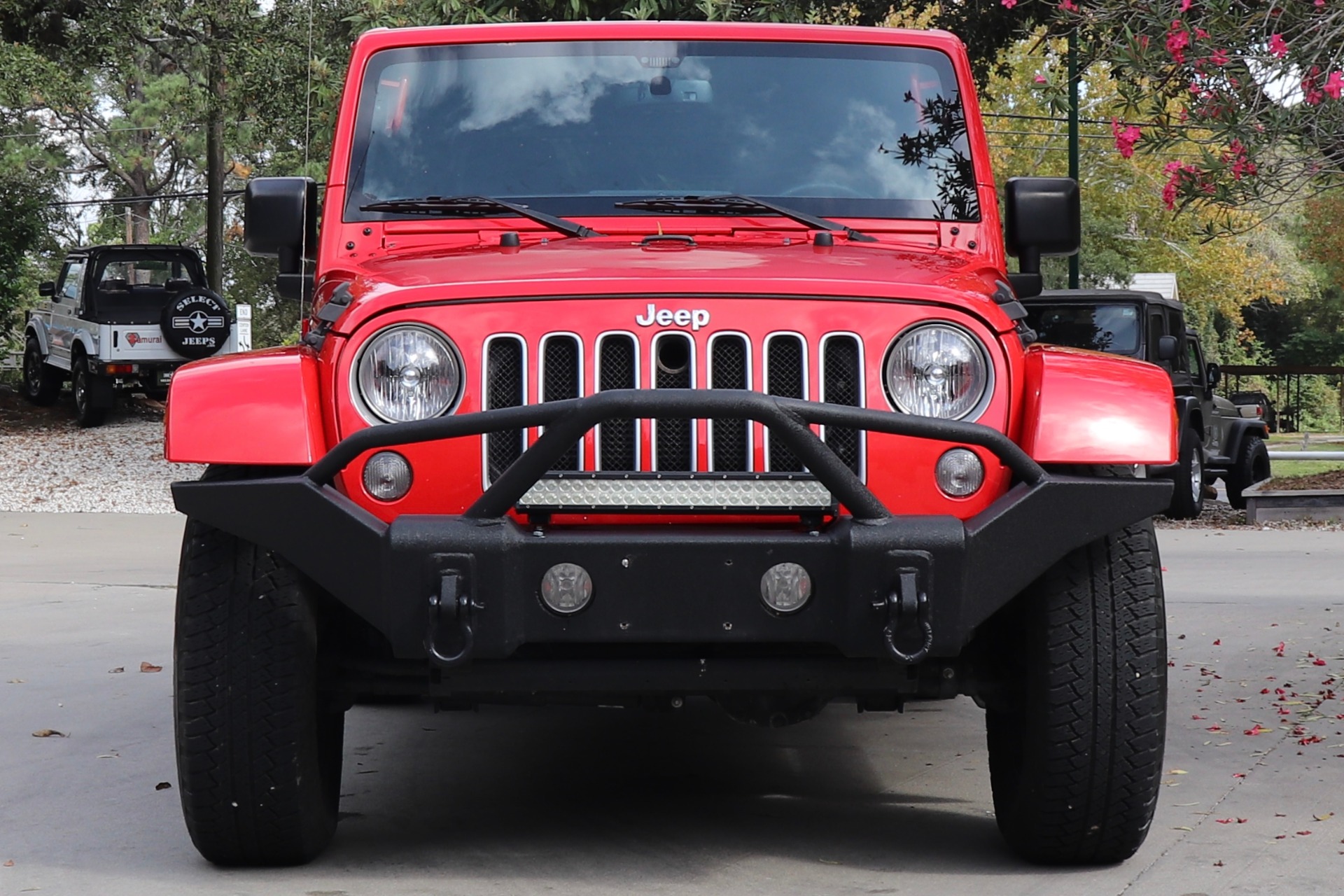 Used-2016-Jeep-Wrangler-Unlimited-Sahara