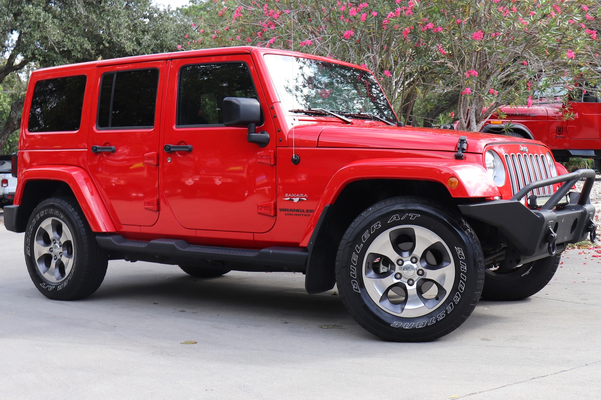 Used-2016-Jeep-Wrangler-Unlimited-Sahara