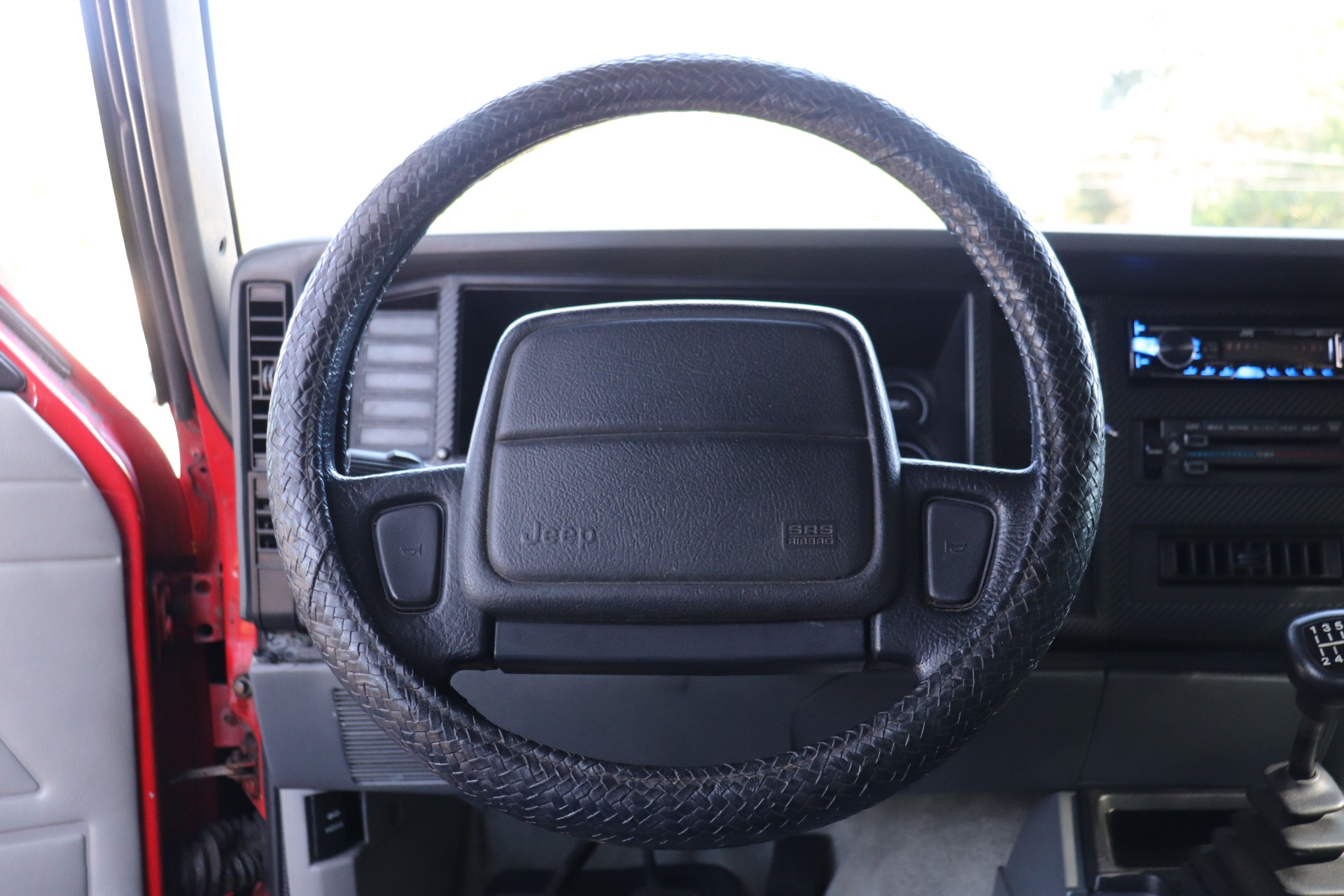 Used-1996-Jeep-Cherokee-SE