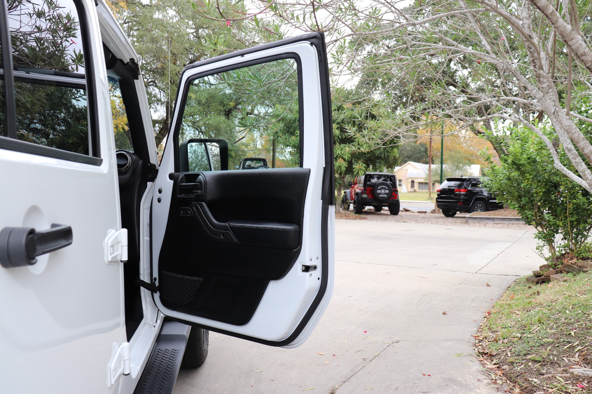 Used-2018-Jeep-Wrangler-JK-Unlimited-Sahara