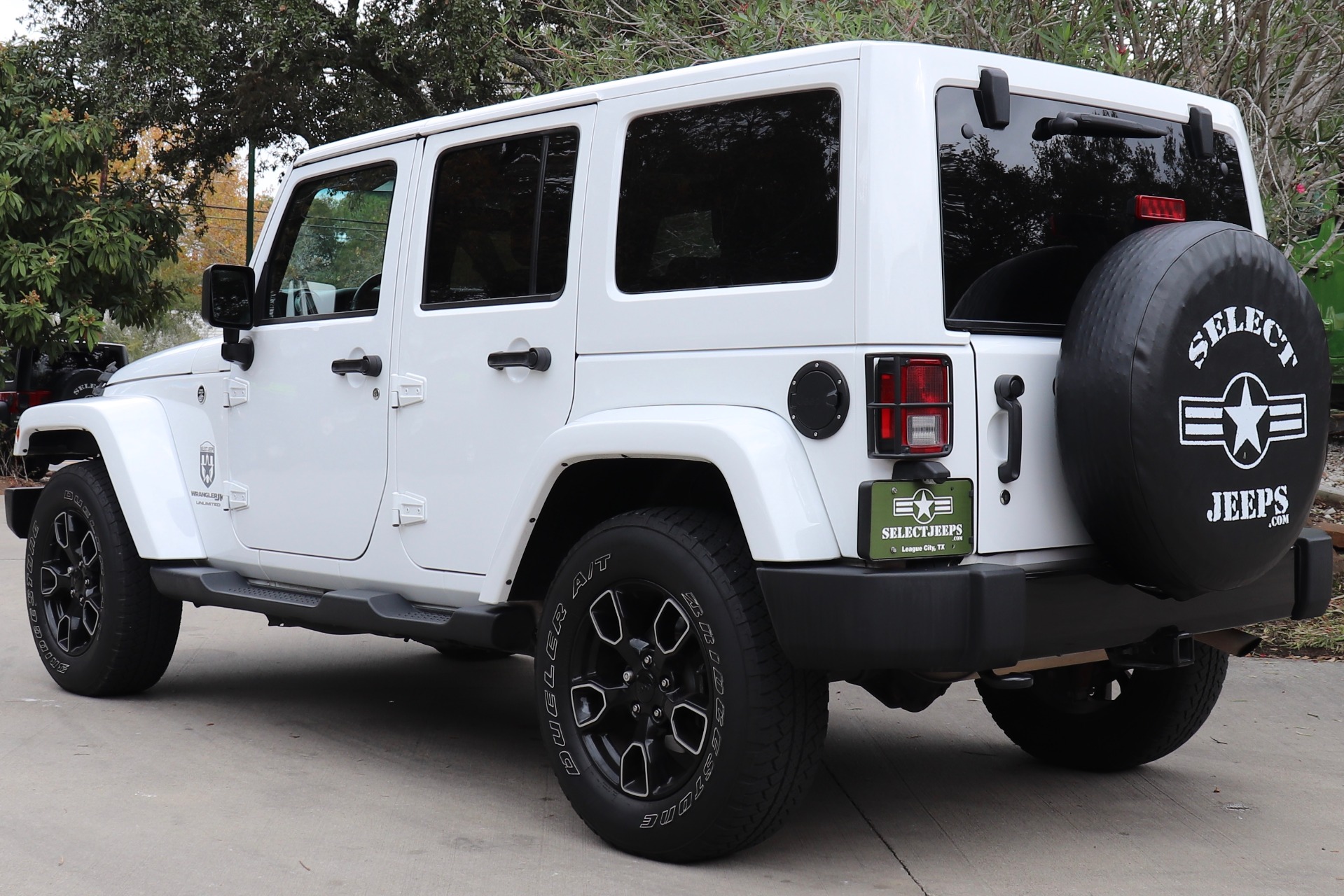 Used-2018-Jeep-Wrangler-JK-Unlimited-Sahara