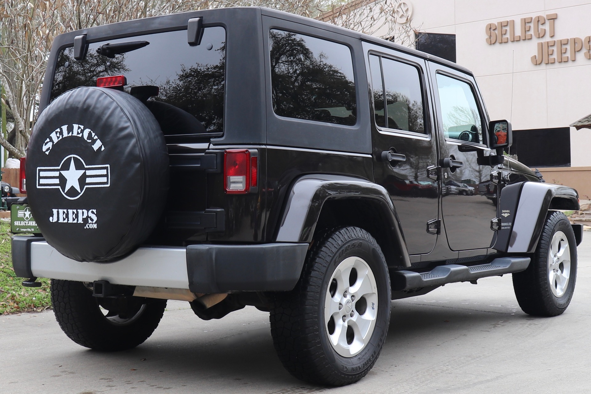 Used-2013-Jeep-Wrangler-Unlimited-Sahara