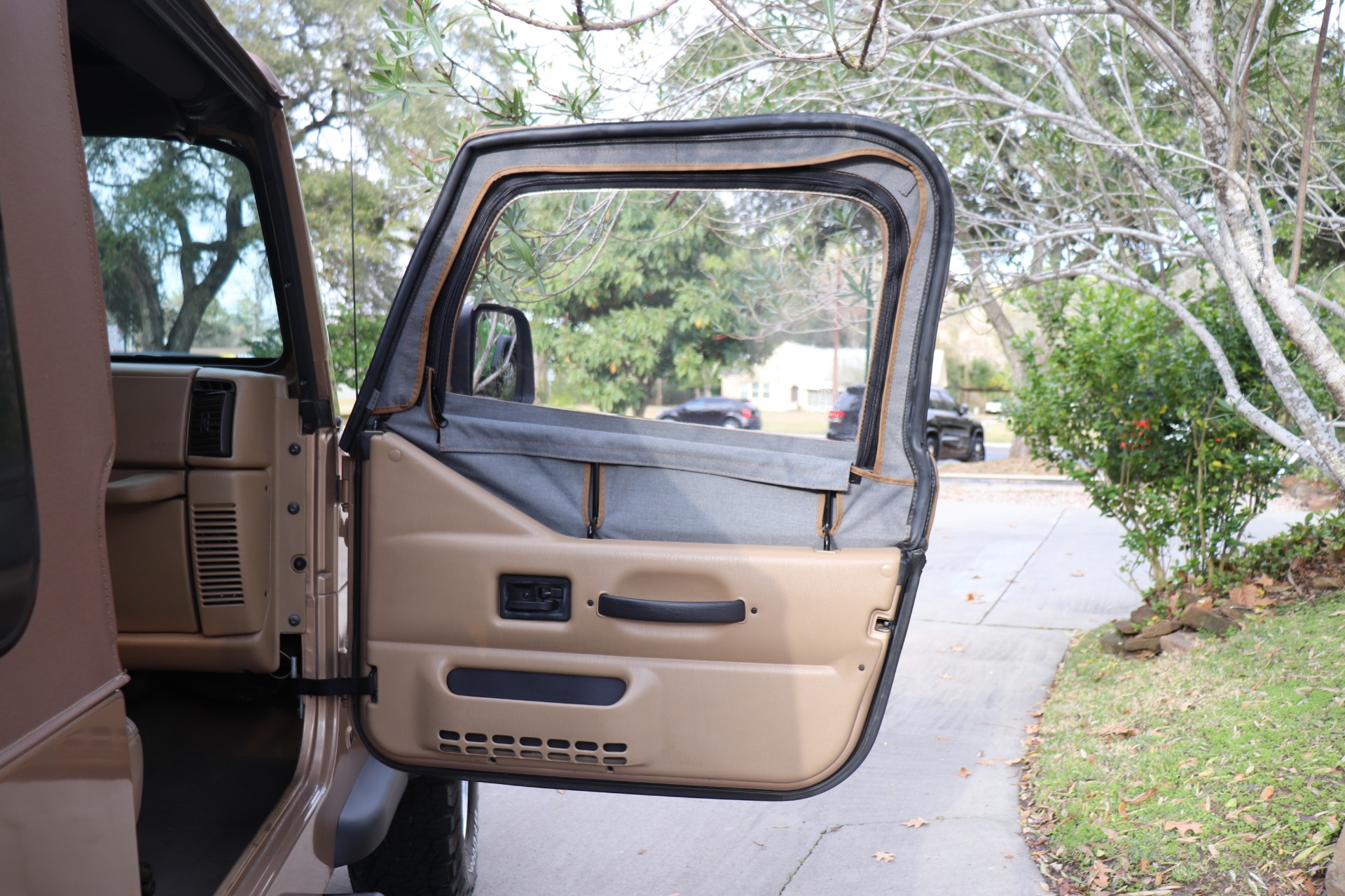 Used-1999-Jeep-Wrangler-SE