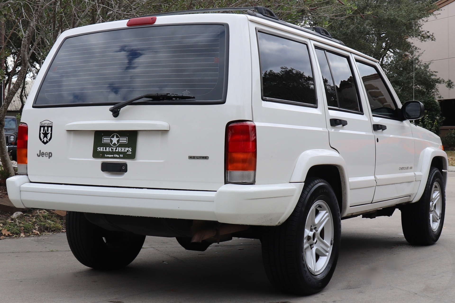 Used-2001-Jeep-Cherokee-Classic