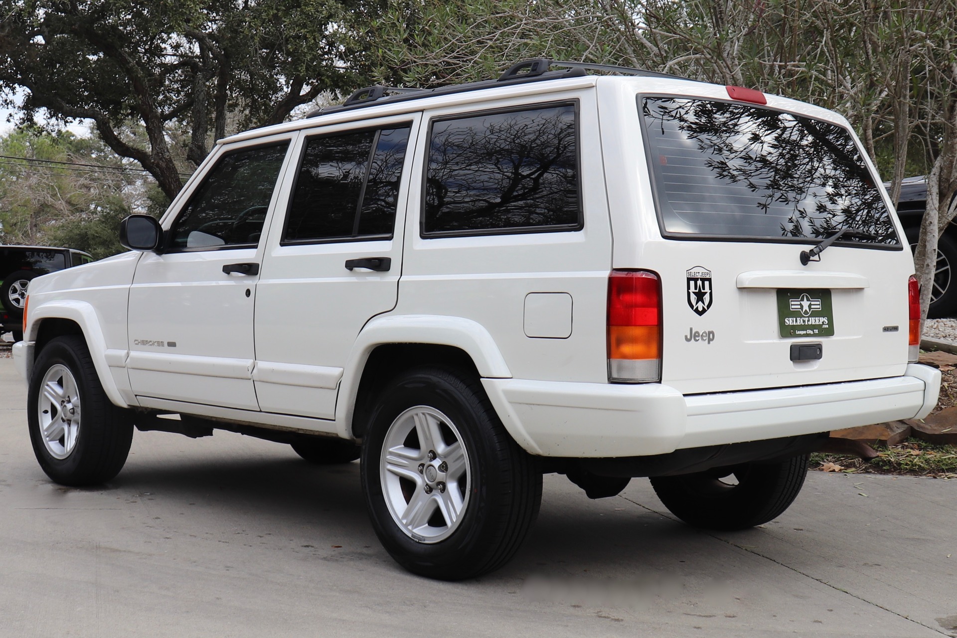 Used-2001-Jeep-Cherokee-Classic