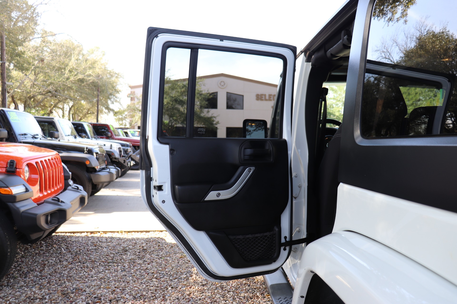 Used-2013-Jeep-Wrangler-Unlimited-Sahara