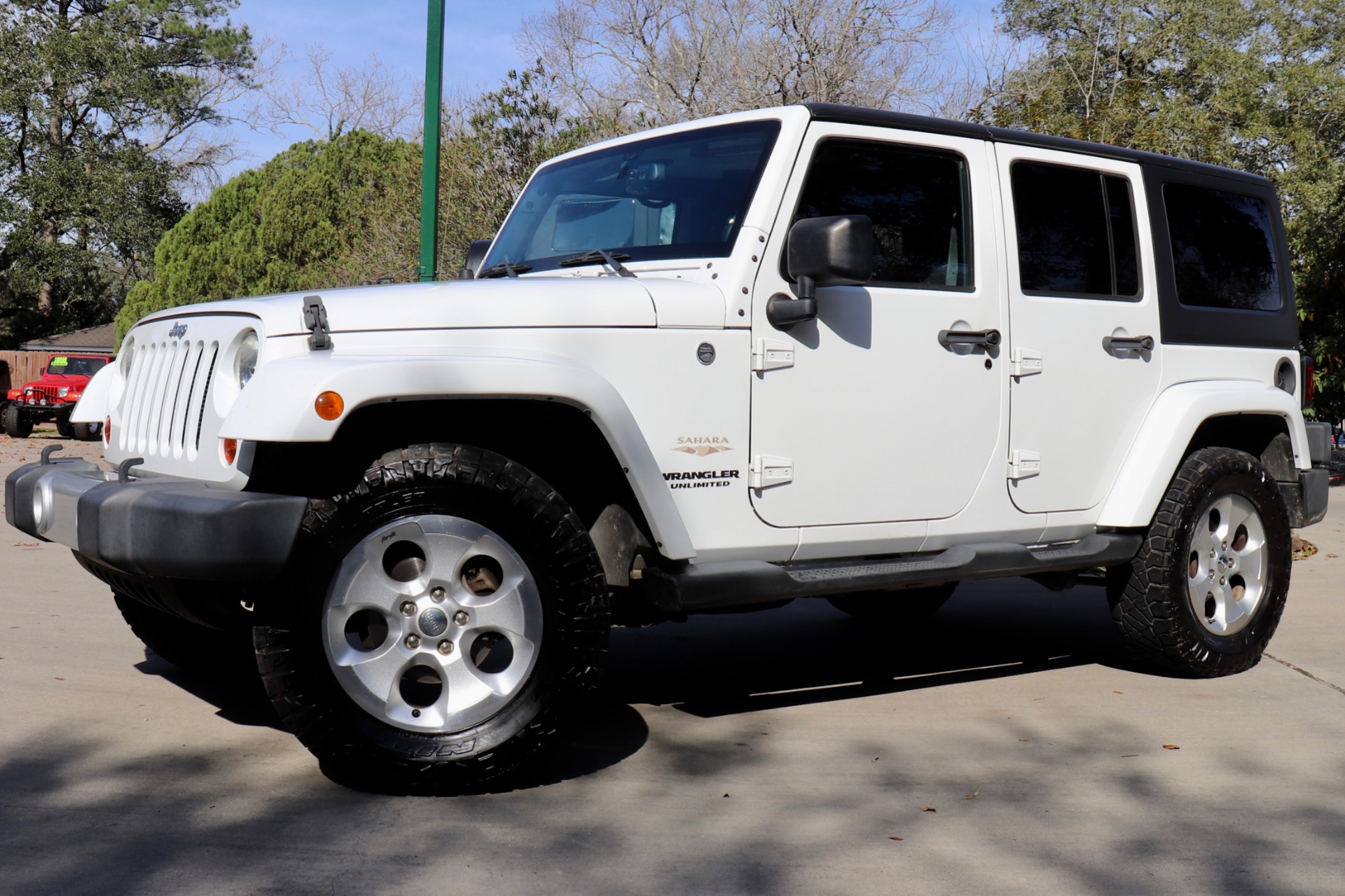 Used-2013-Jeep-Wrangler-Unlimited-Sahara