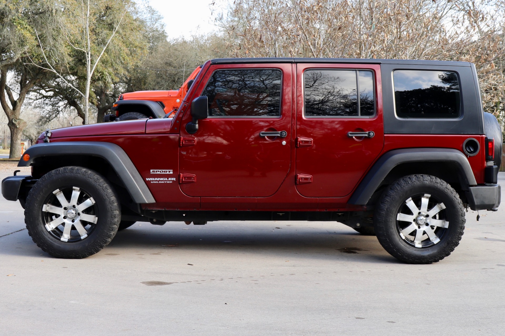 Used-2010-Jeep-Wrangler-Unlimited-Sport