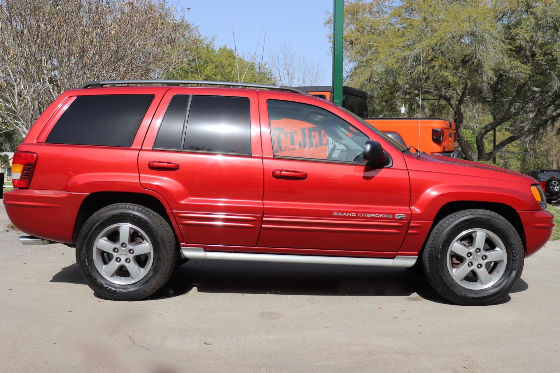 Used-2002-Jeep-Grand-Cherokee-Overland