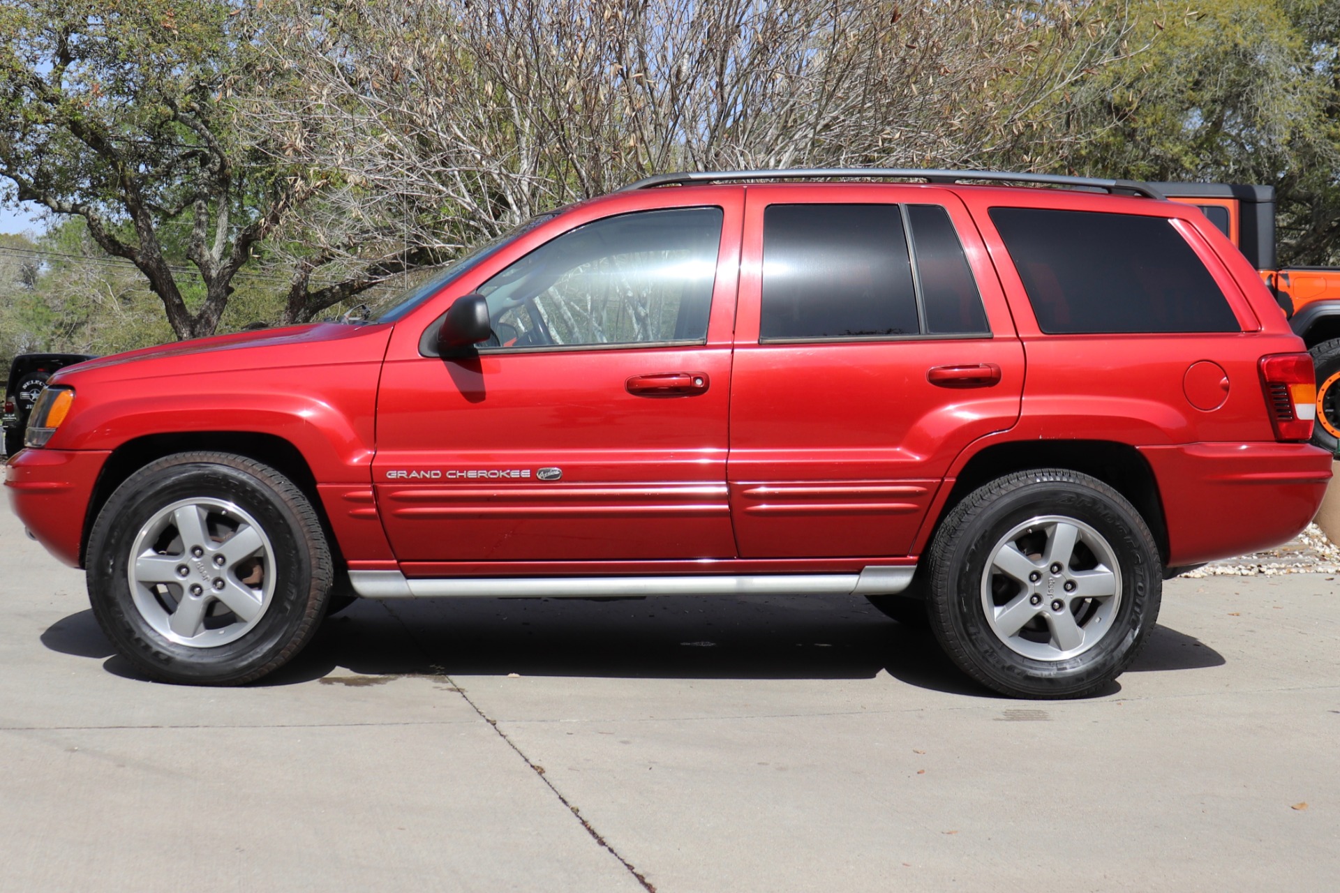 Used-2002-Jeep-Grand-Cherokee-Overland