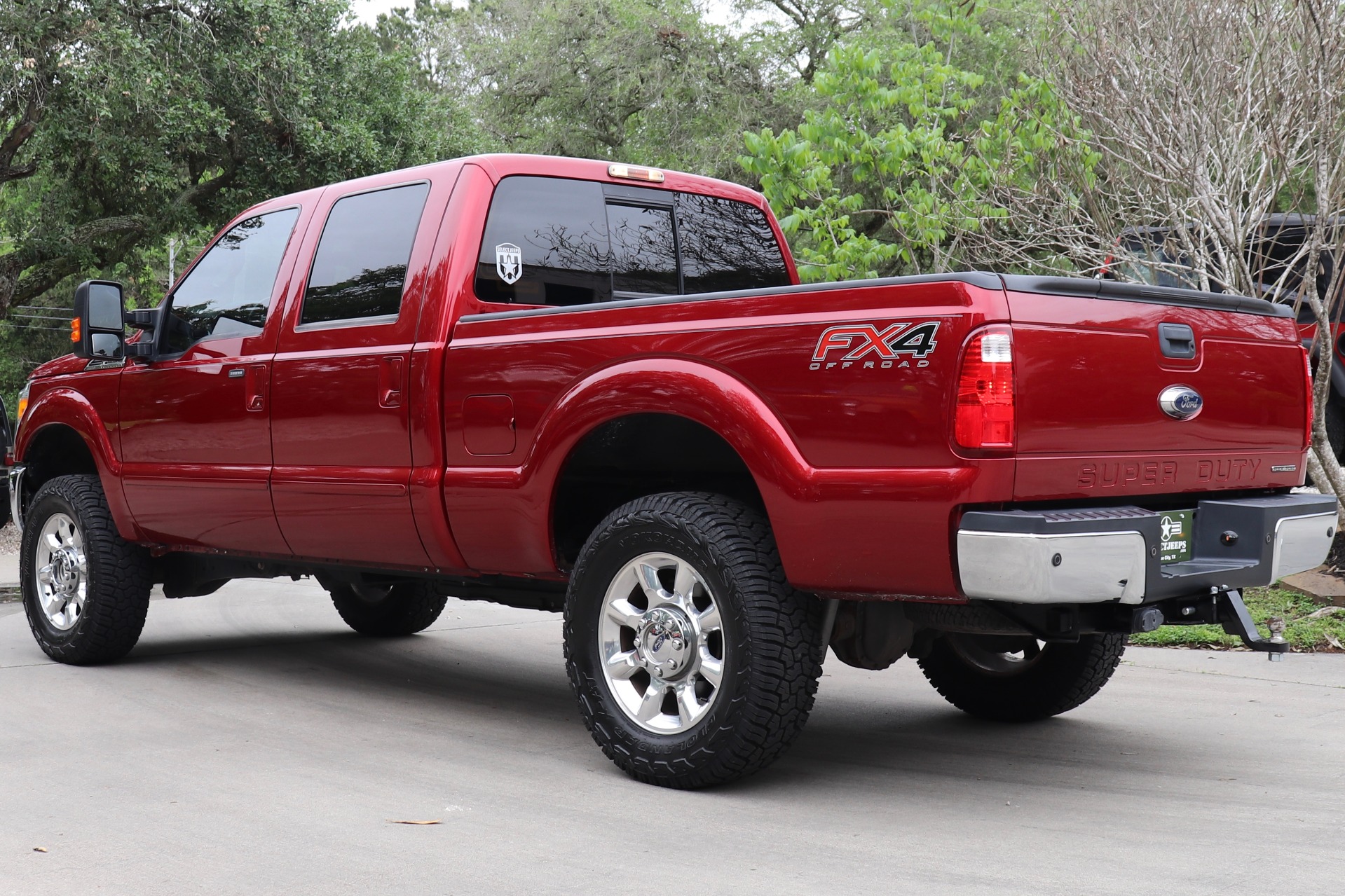 Used-2016-Ford-F-250-Super-Duty-Lariat