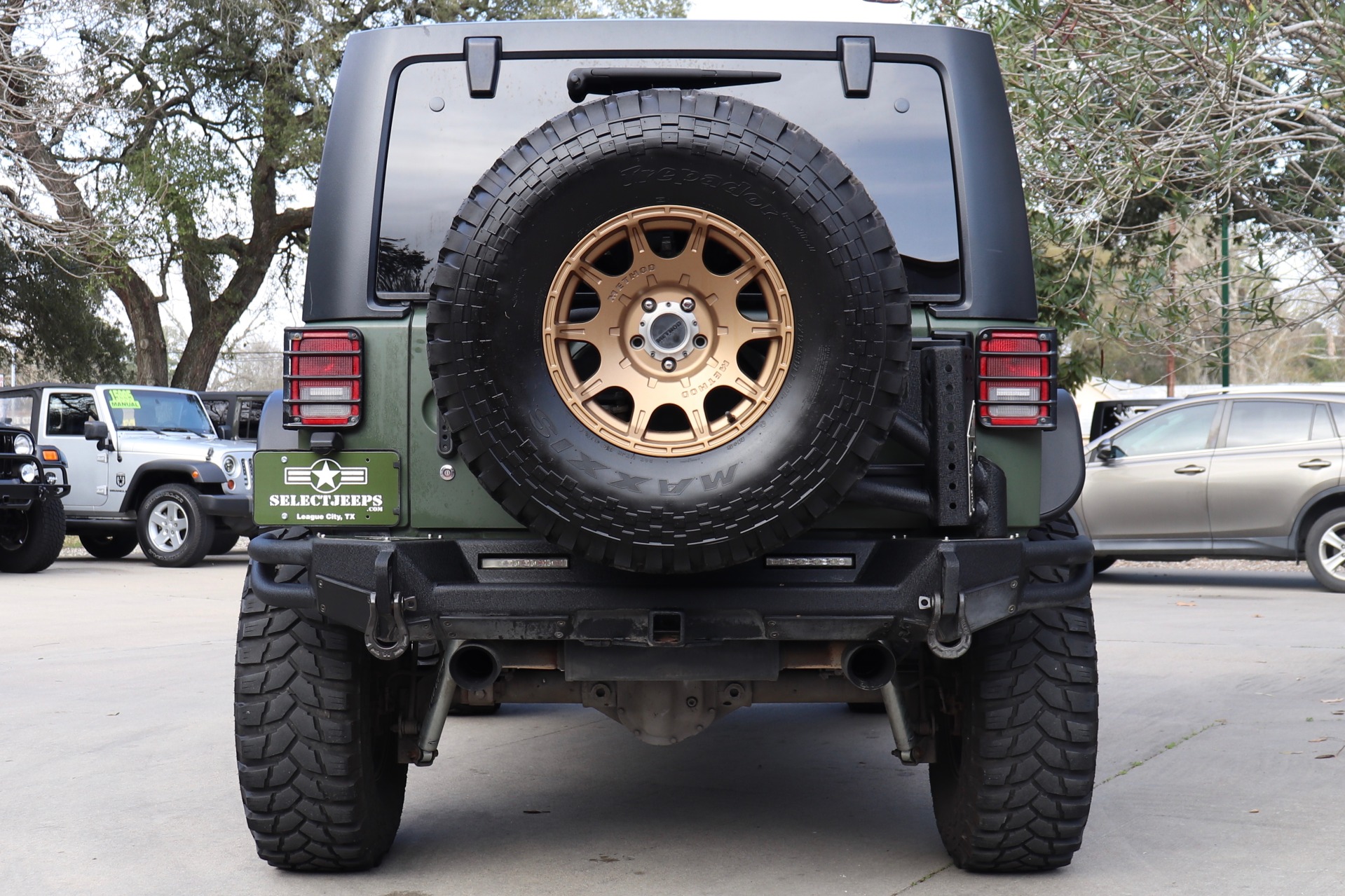 Used-2013-Jeep-Wrangler-Unlimited-Sahara