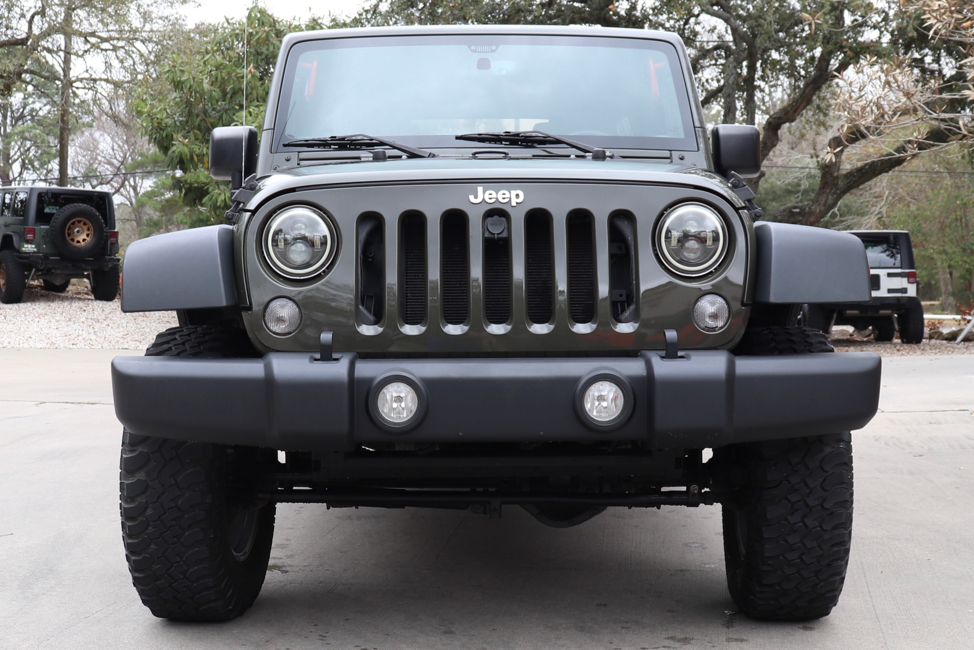 Used-2015-Jeep-Wrangler-Unlimited-Rubicon