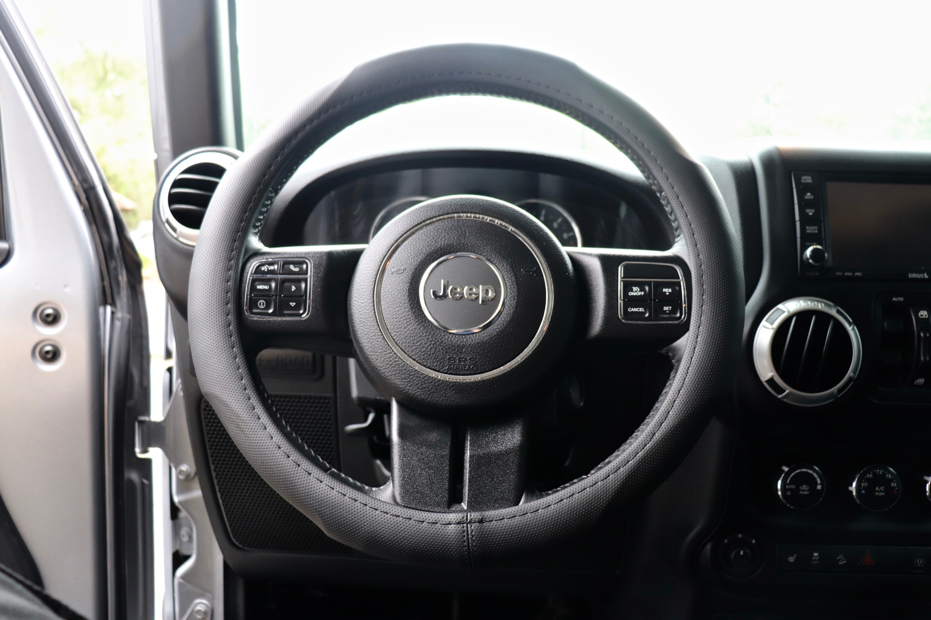 Used-2015-Jeep-Wrangler-Unlimited-Rubicon