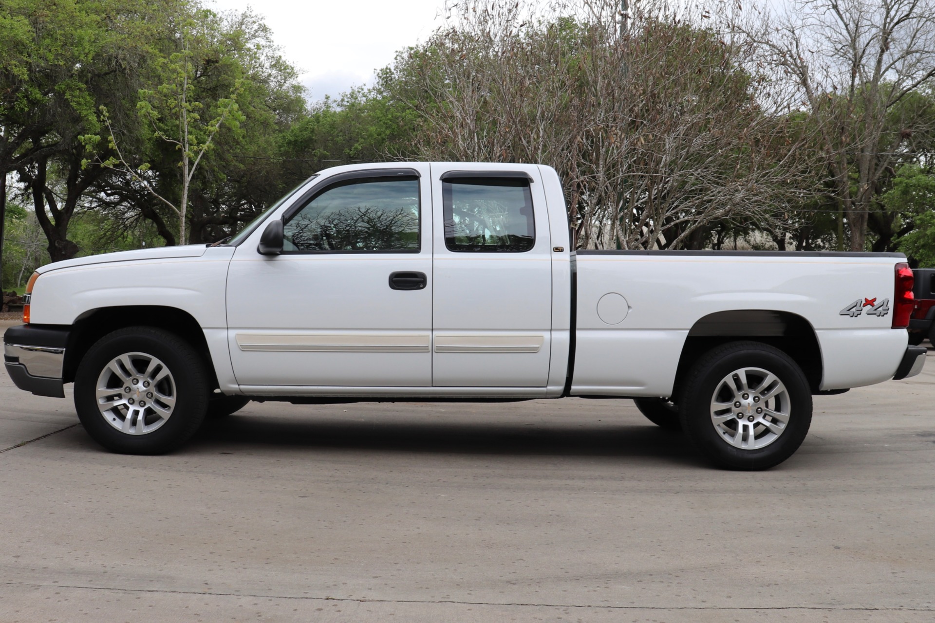 Used-2004-Chevrolet-Silverado-1500-1500-LT