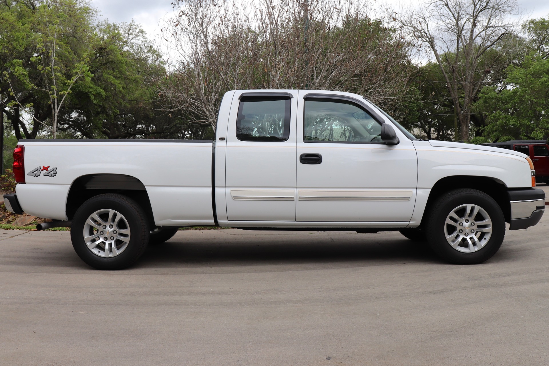 Used-2004-Chevrolet-Silverado-1500-1500-LT