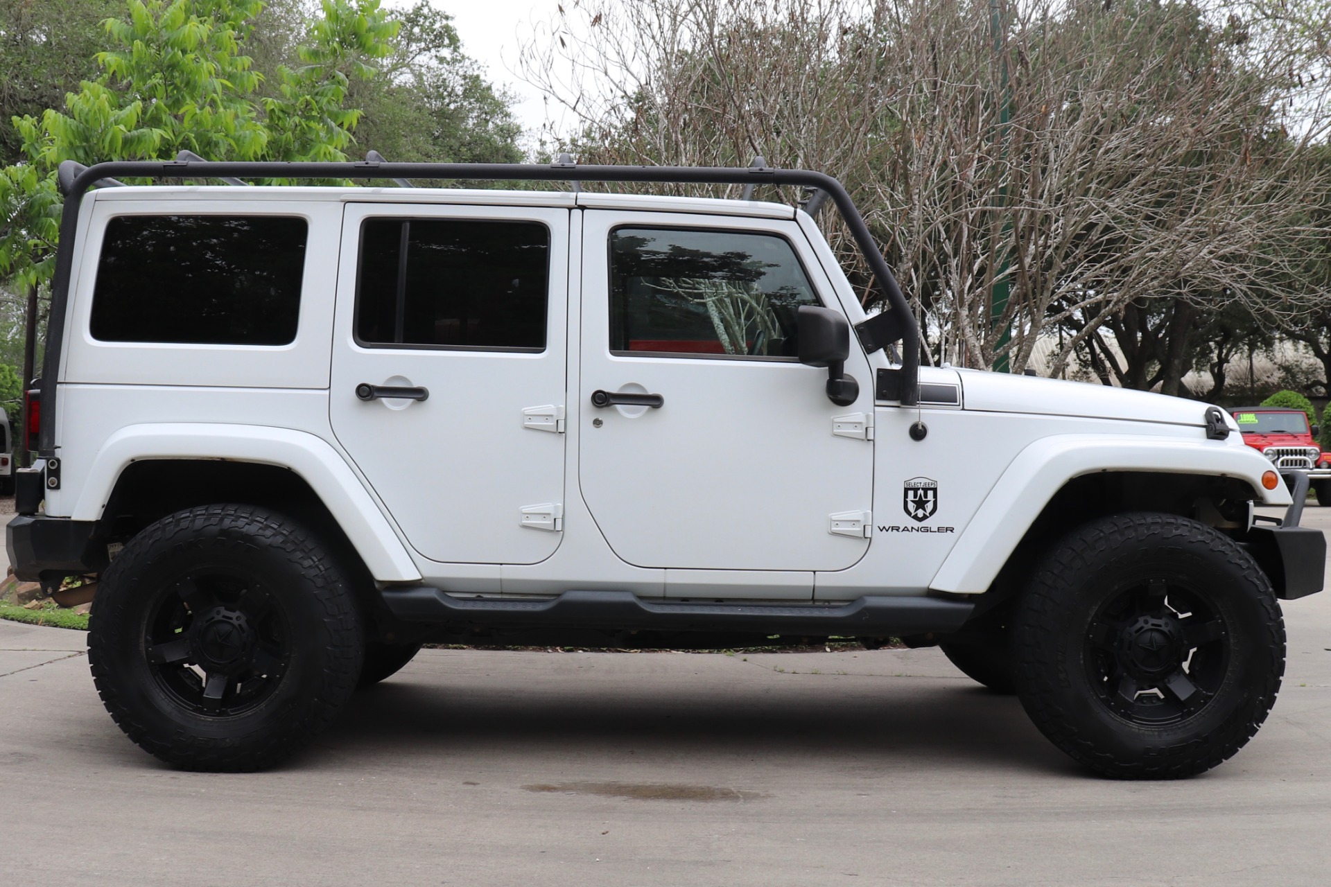 Used-2014-Jeep-Wrangler-Unlimited-Sahara