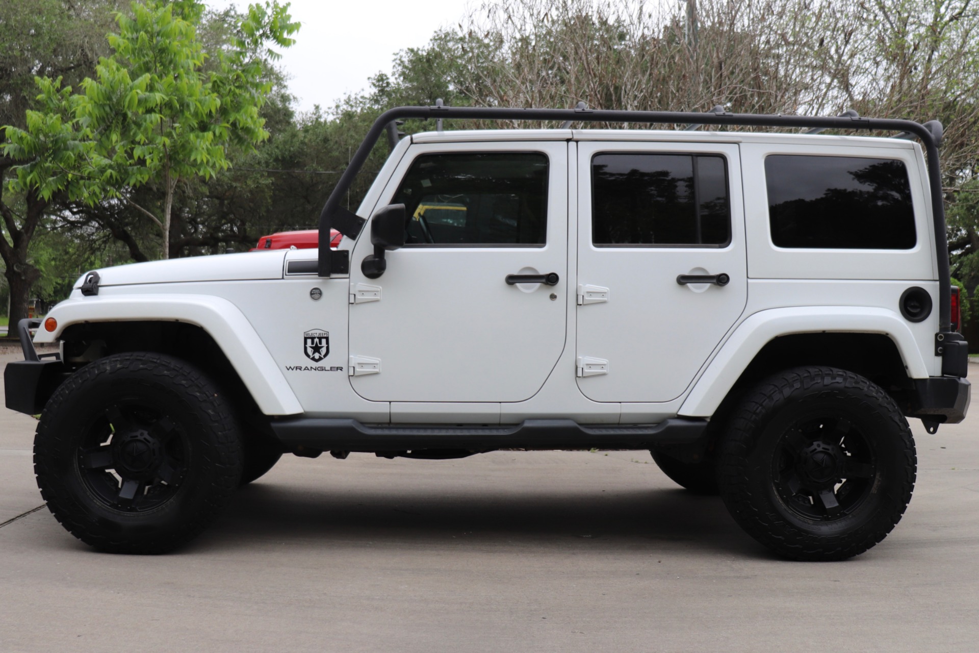 Used-2014-Jeep-Wrangler-Unlimited-Sahara