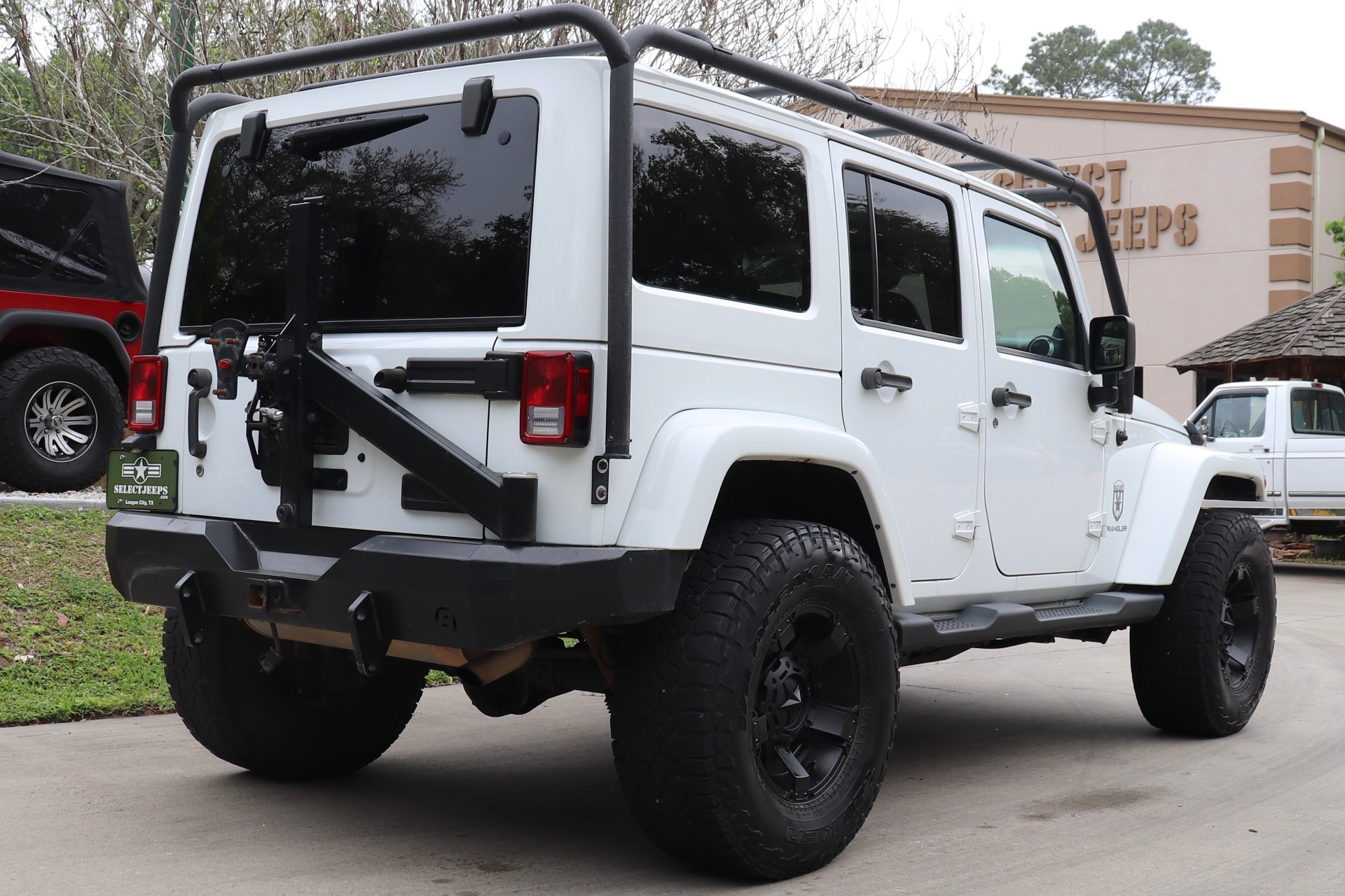 Used-2014-Jeep-Wrangler-Unlimited-Sahara