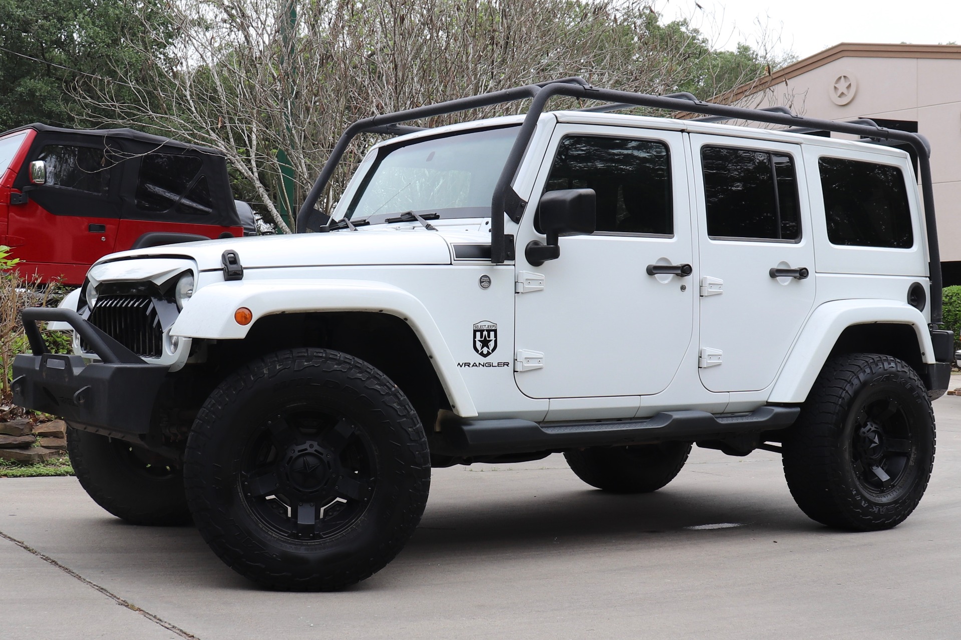 Used-2014-Jeep-Wrangler-Unlimited-Sahara