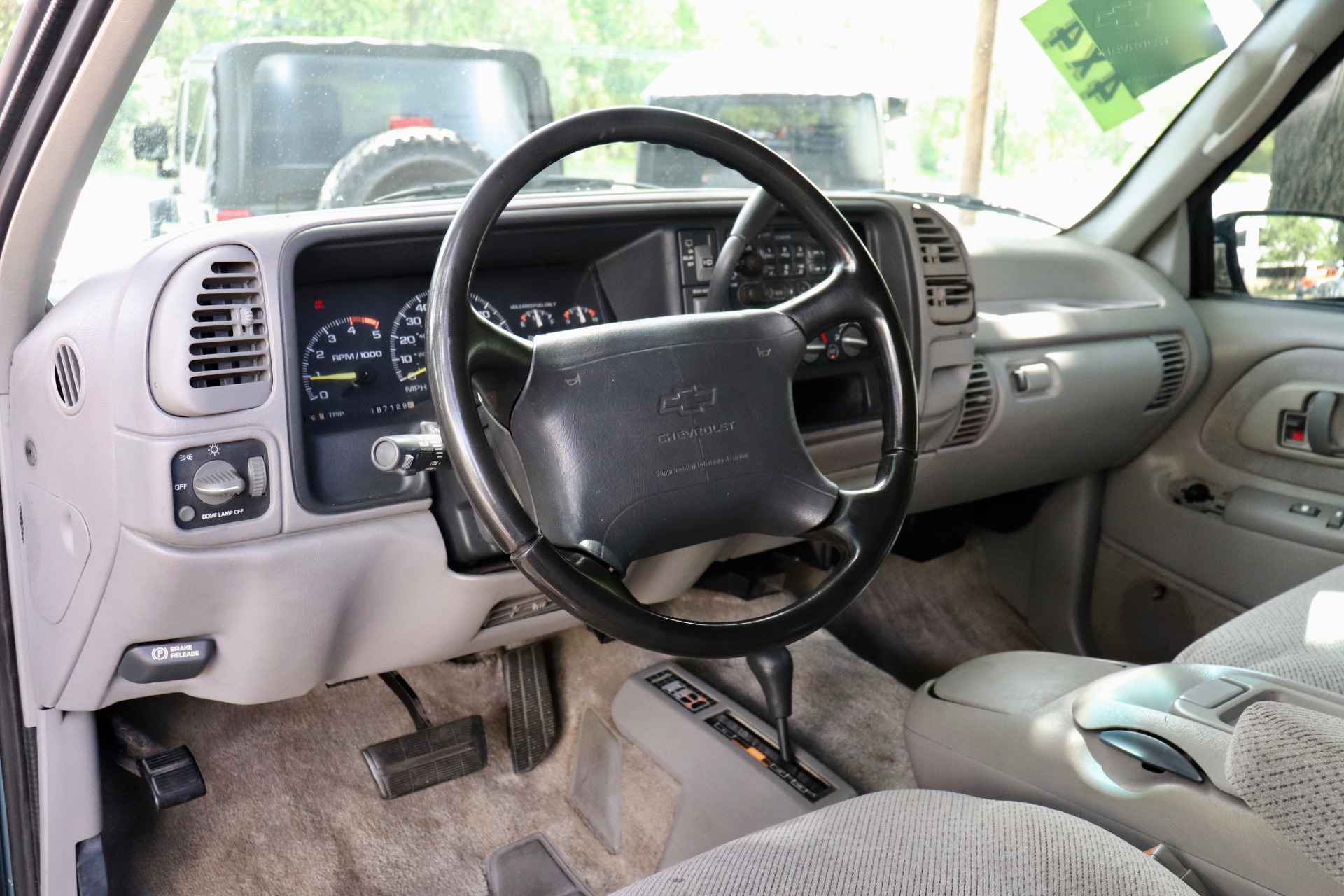 Used-1995-Chevrolet-Tahoe-LS