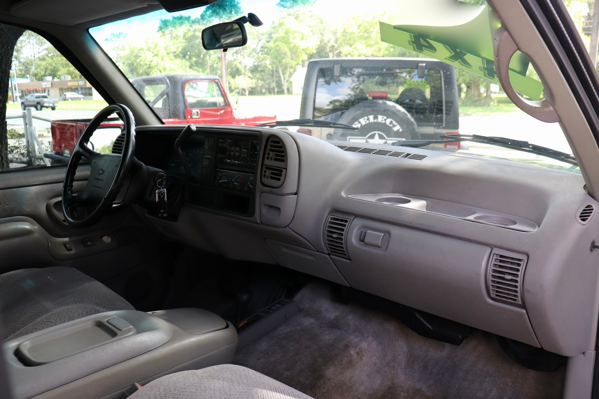 Used-1995-Chevrolet-Tahoe-LS