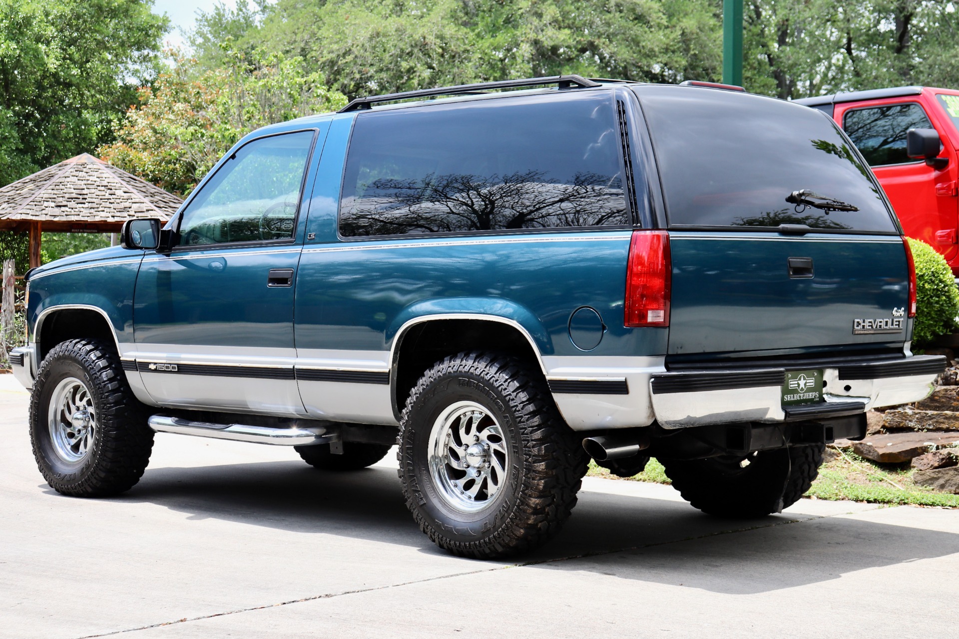 Used-1995-Chevrolet-Tahoe-LS