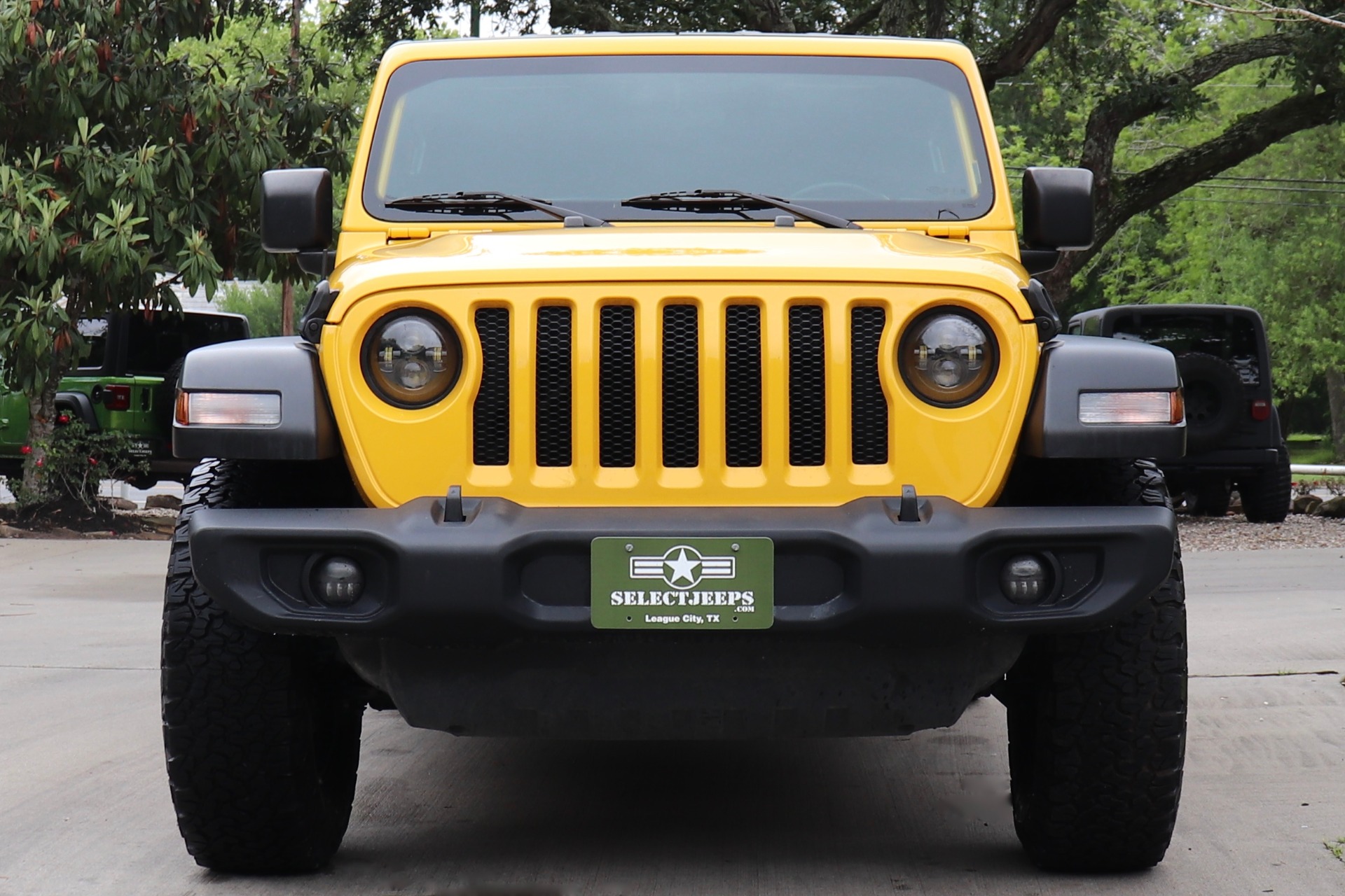 Used-2019-Jeep-Wrangler-Unlimited-Sport