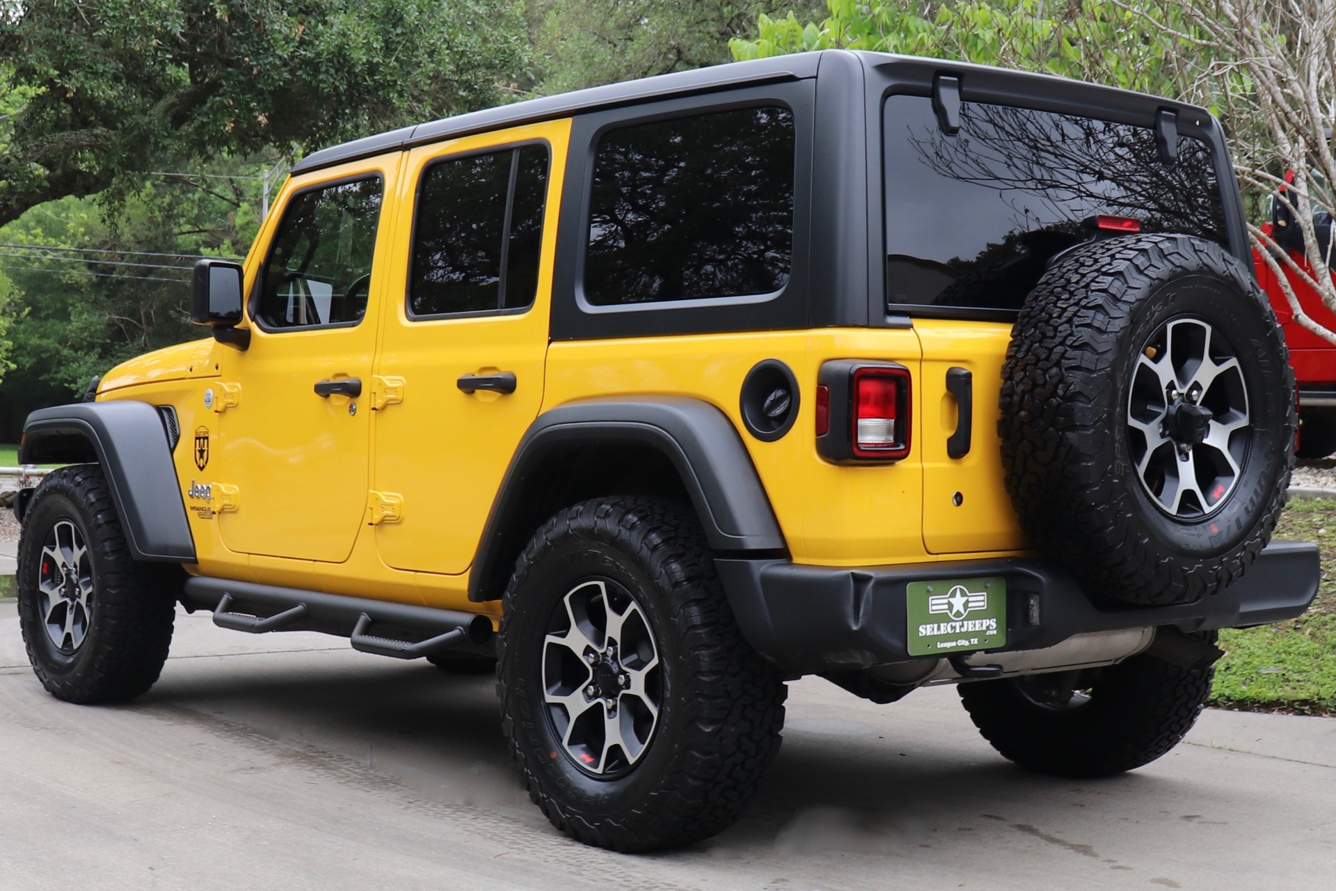 Used-2019-Jeep-Wrangler-Unlimited-Sport