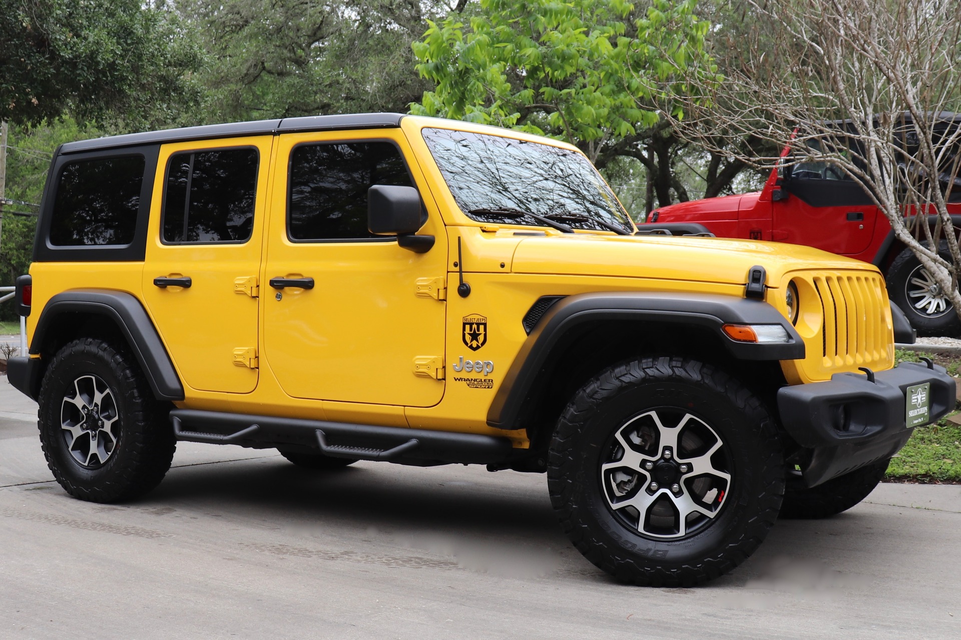 Used-2019-Jeep-Wrangler-Unlimited-Sport